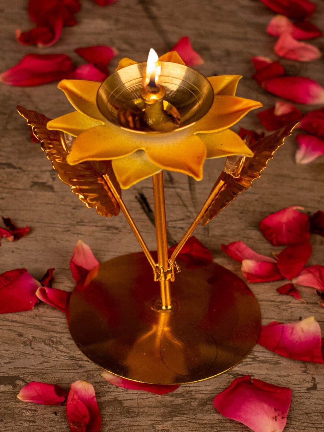 

StatueStudio Yellow Metal Crystal Diya