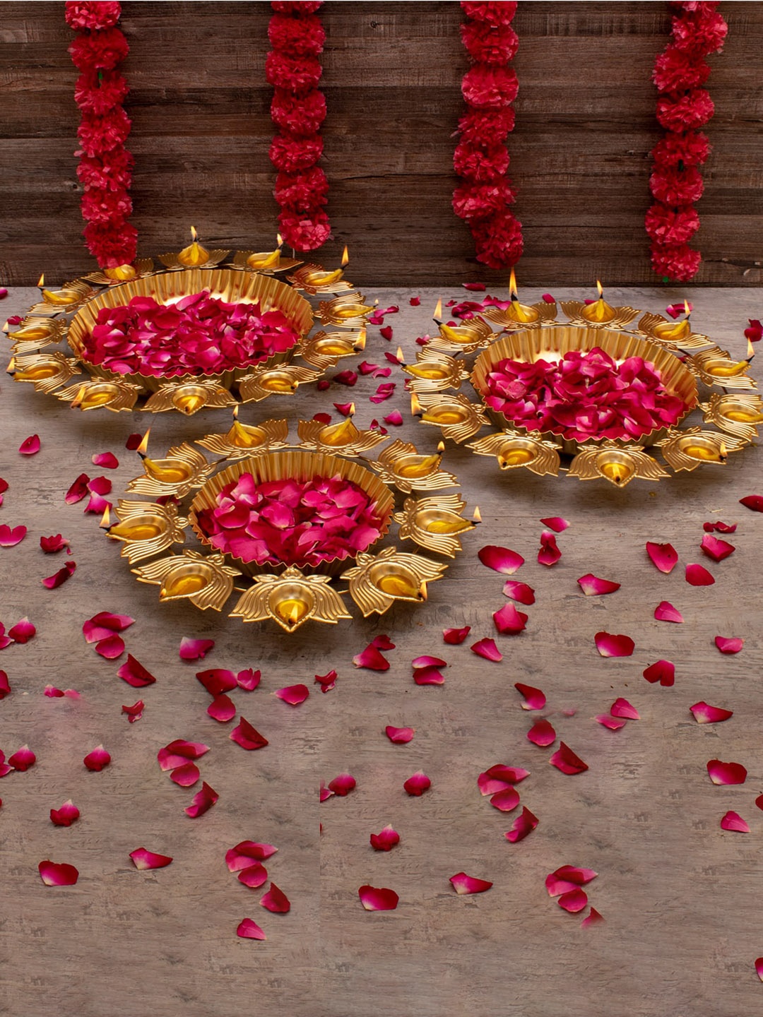 

StatueStudio Gold-Toned 3-Pieces Metal Urli Bowls With Diya