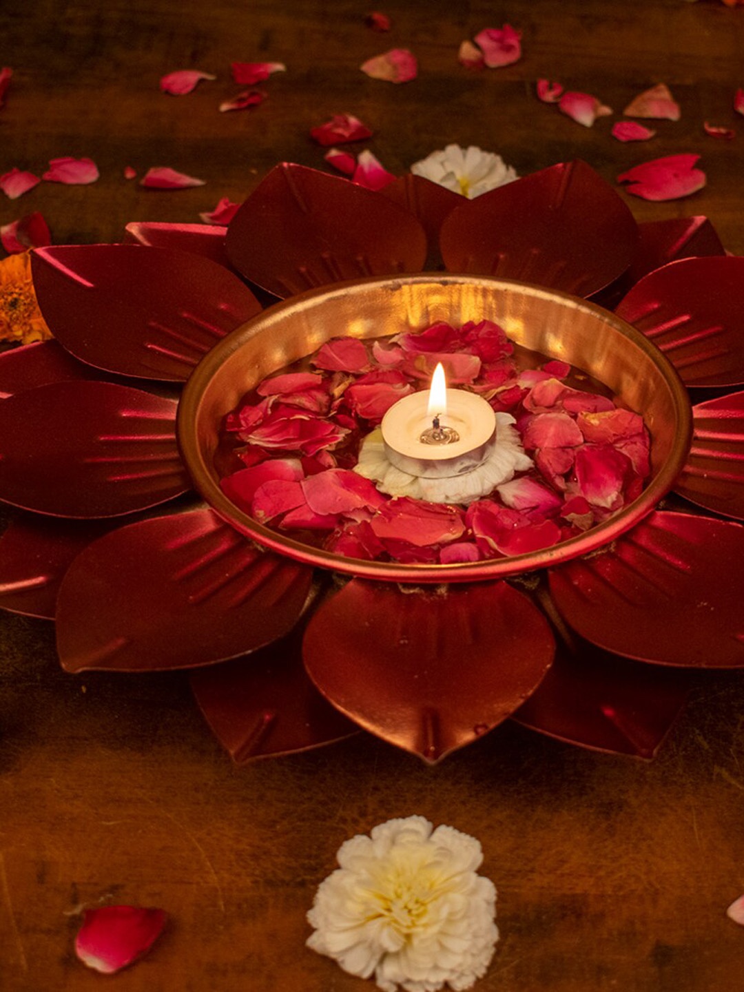 

StatueStudio Pink Floral Design Urli Bowl with Diya