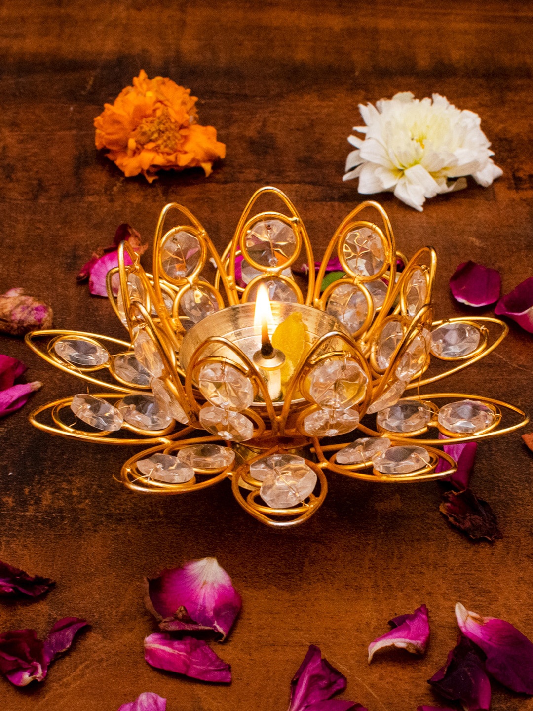 

StatueStudio Crystal Lotus Diya, Gold