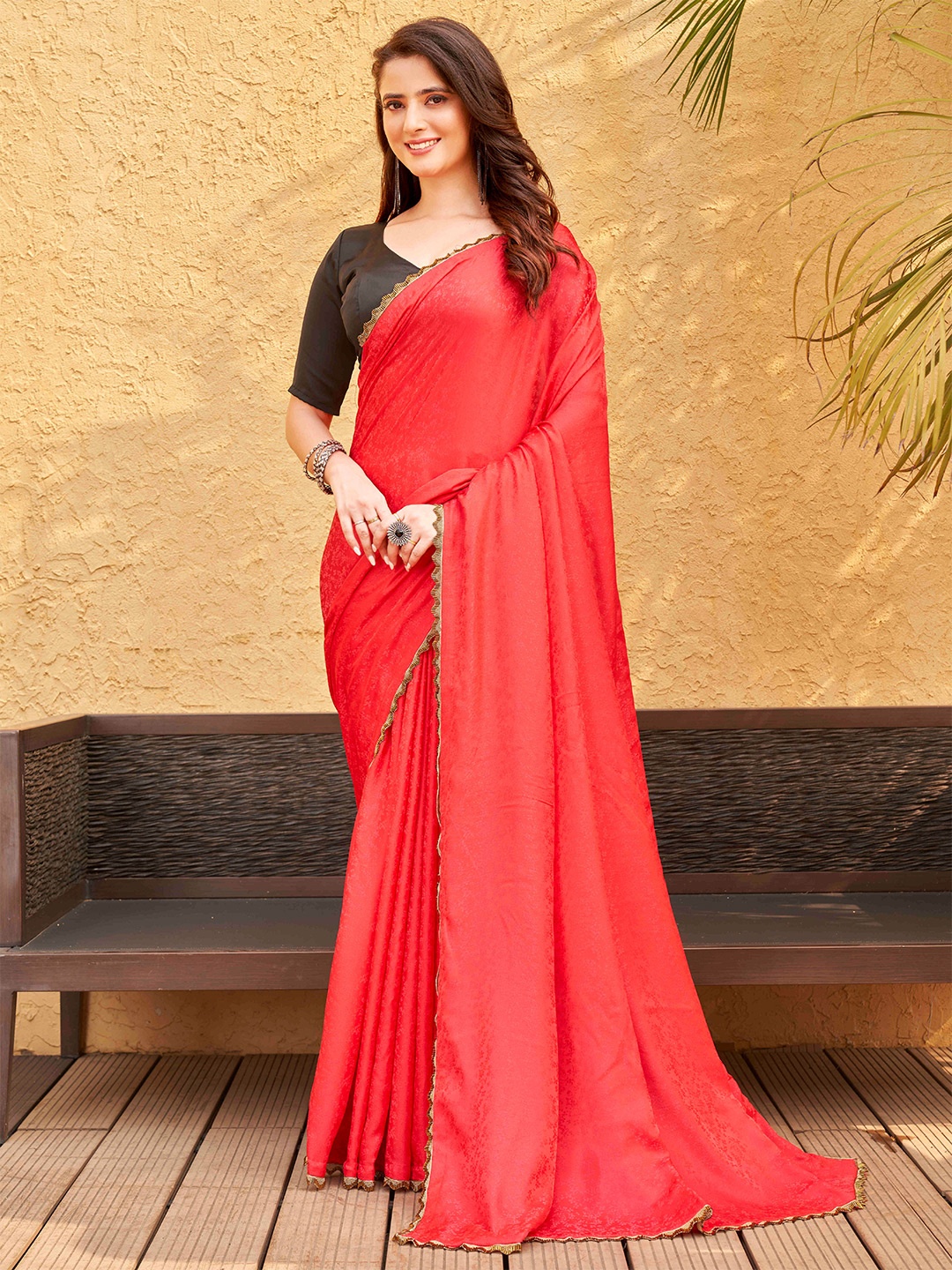 

Tikhi Imli Woven Design Embellished Saree, Pink