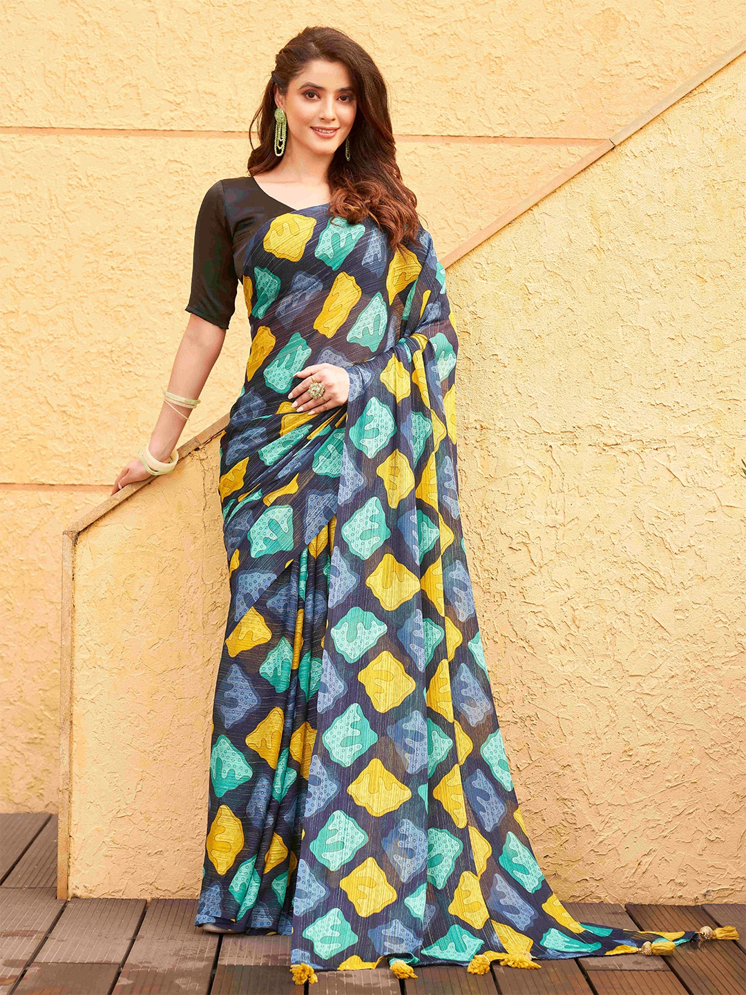 

Tikhi Imli Blue & Green Geometric Printed Saree