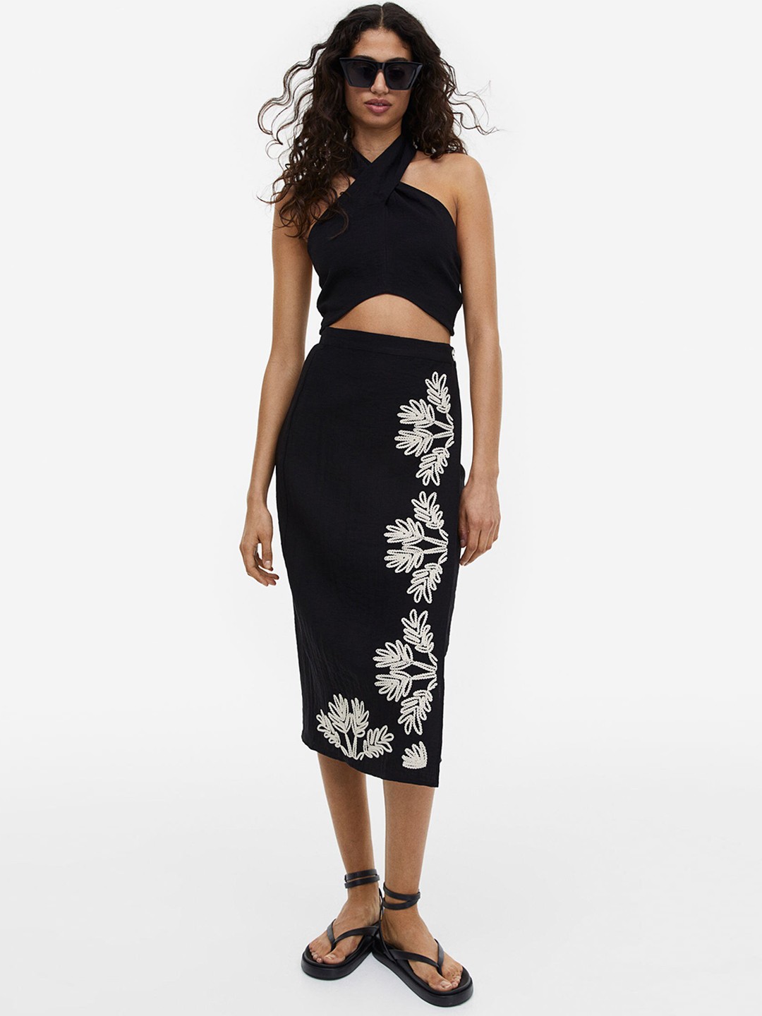 

H&M Embroidered Skirt, Black