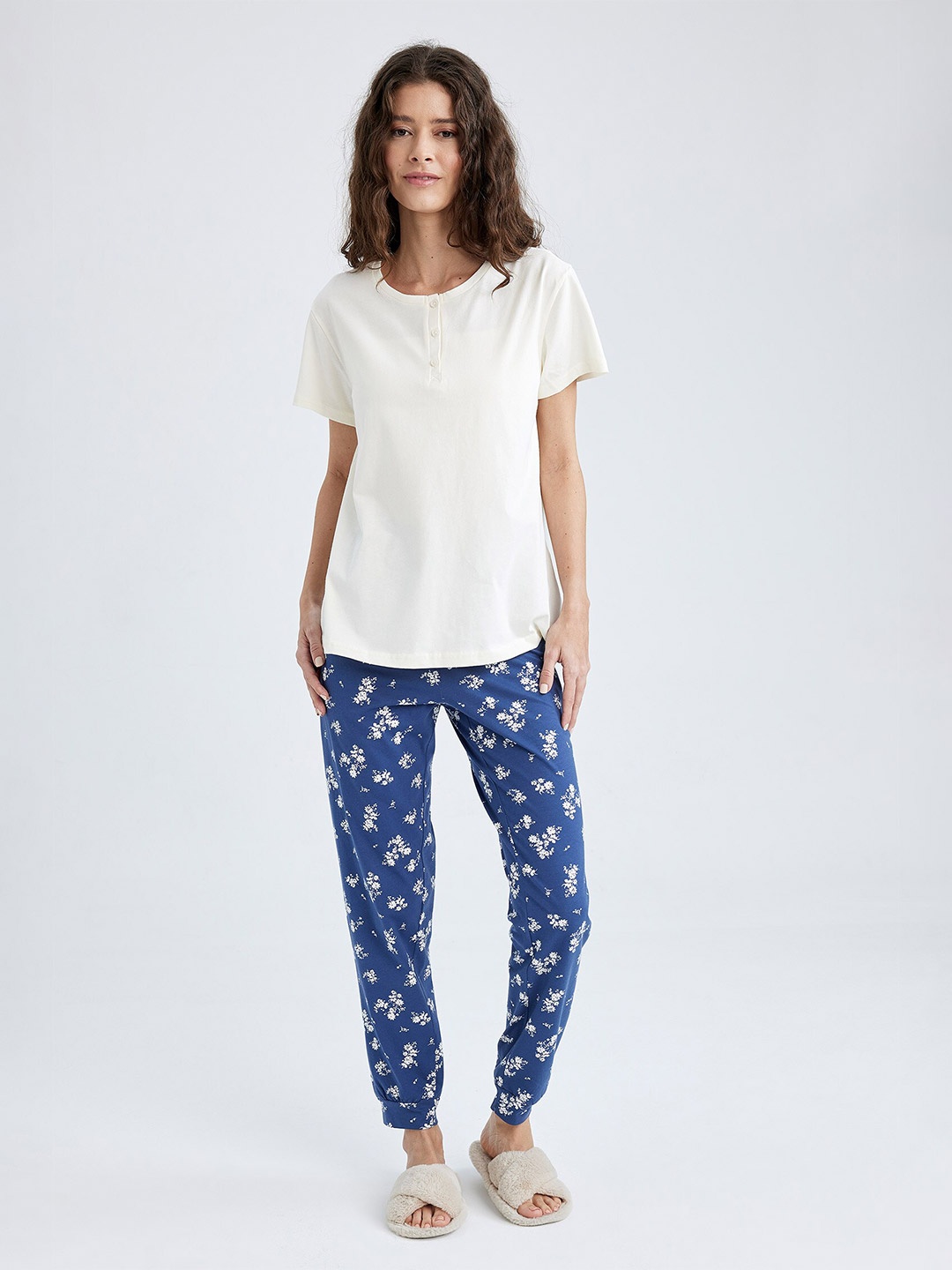 

DeFacto Printed Pure Cotton T-Shirt & Pyjamas Night suit, White