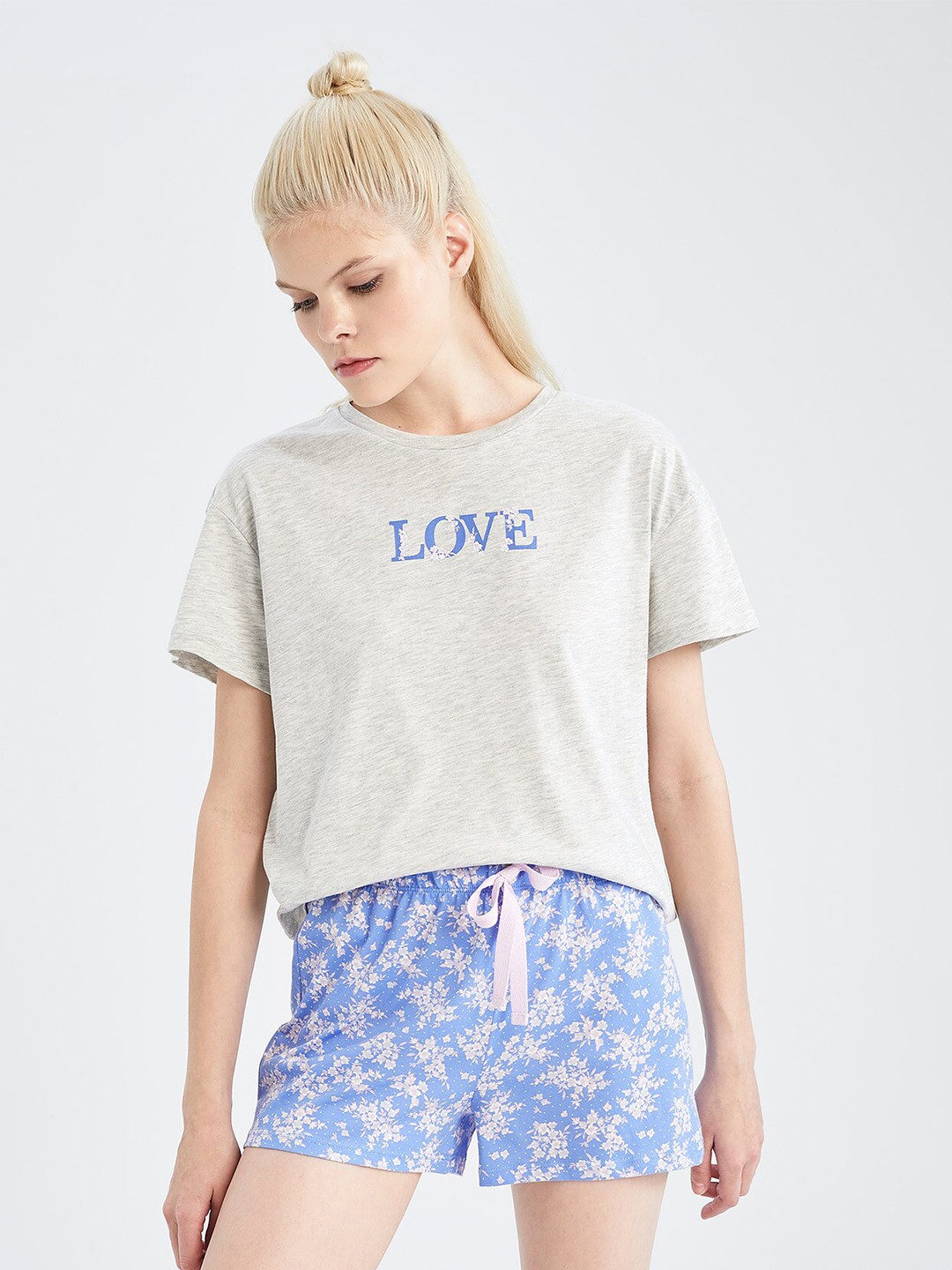 

DeFacto Printed T-Shirt & Shorts Night suit, Grey