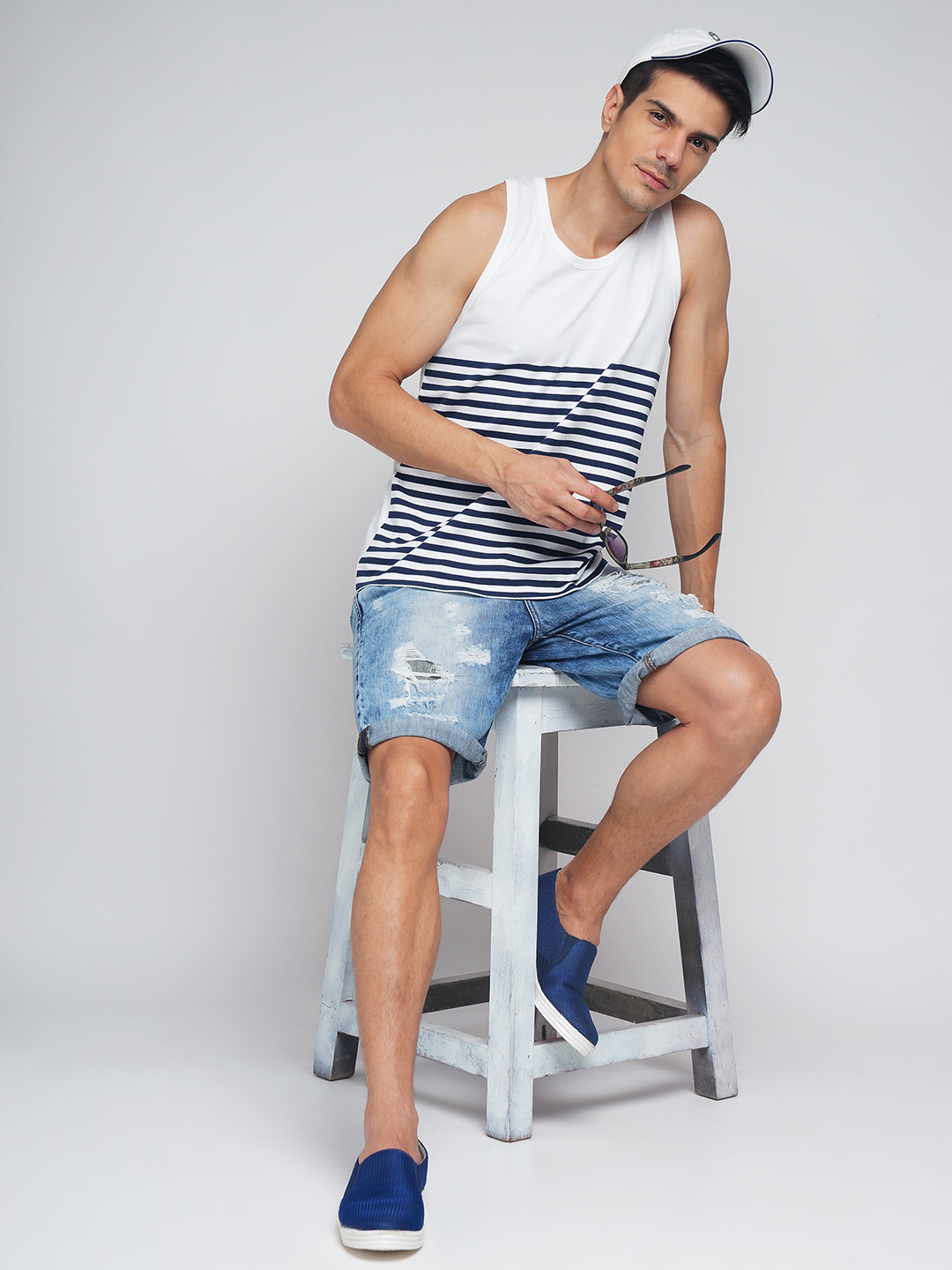 

Difference of Opinion Men White Striped Round Neck T-shirt