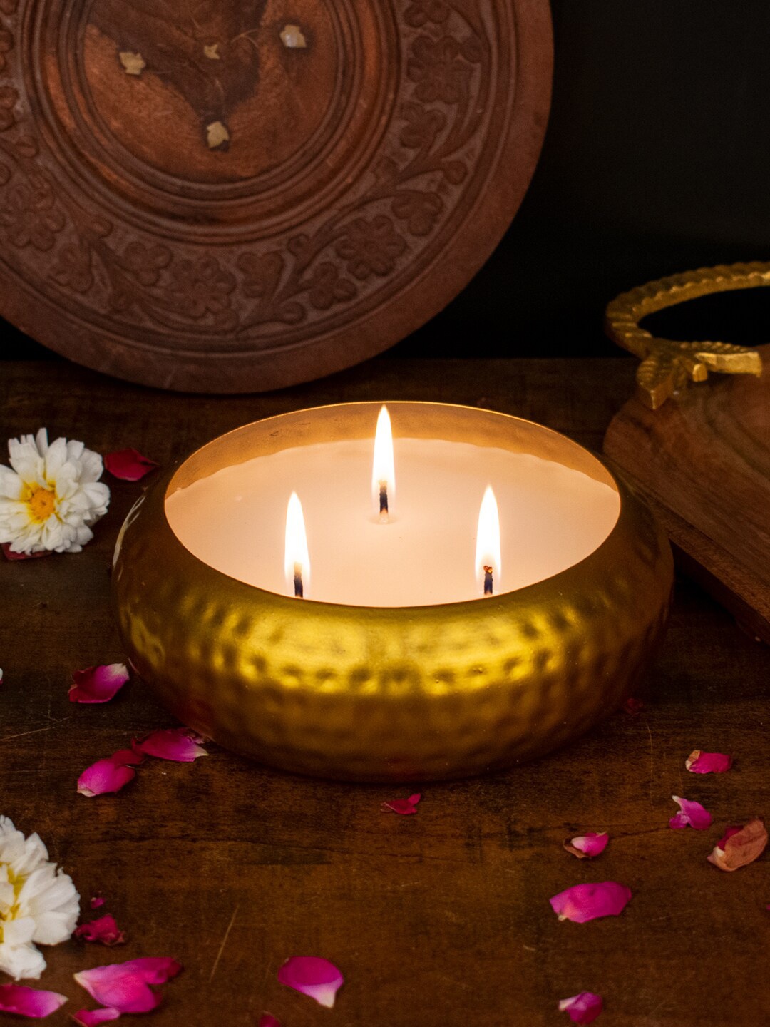 

StatueStudio Gold Textured Luster Candle Holder