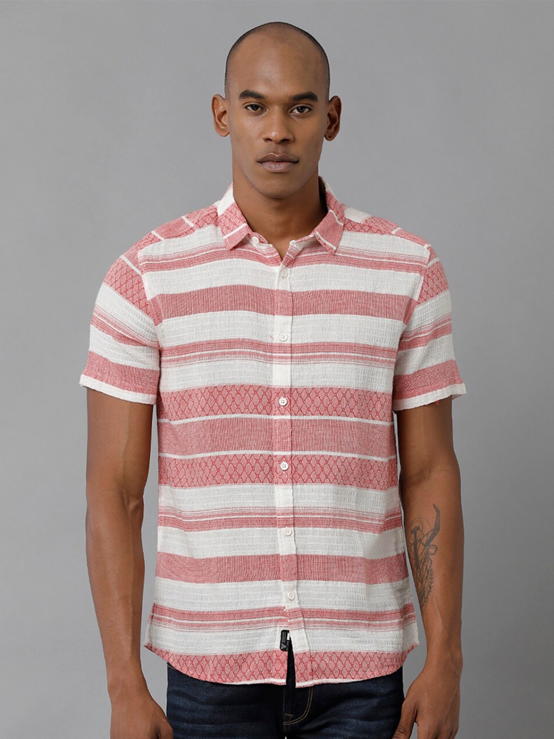 

Voi Jeans Horizontal Striped Slim Fit Pure Cotton Casual Shirt, White