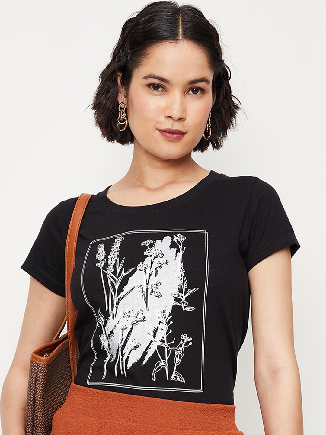 

max Round Neck Graphic Printed Cotton T-shirt, Black