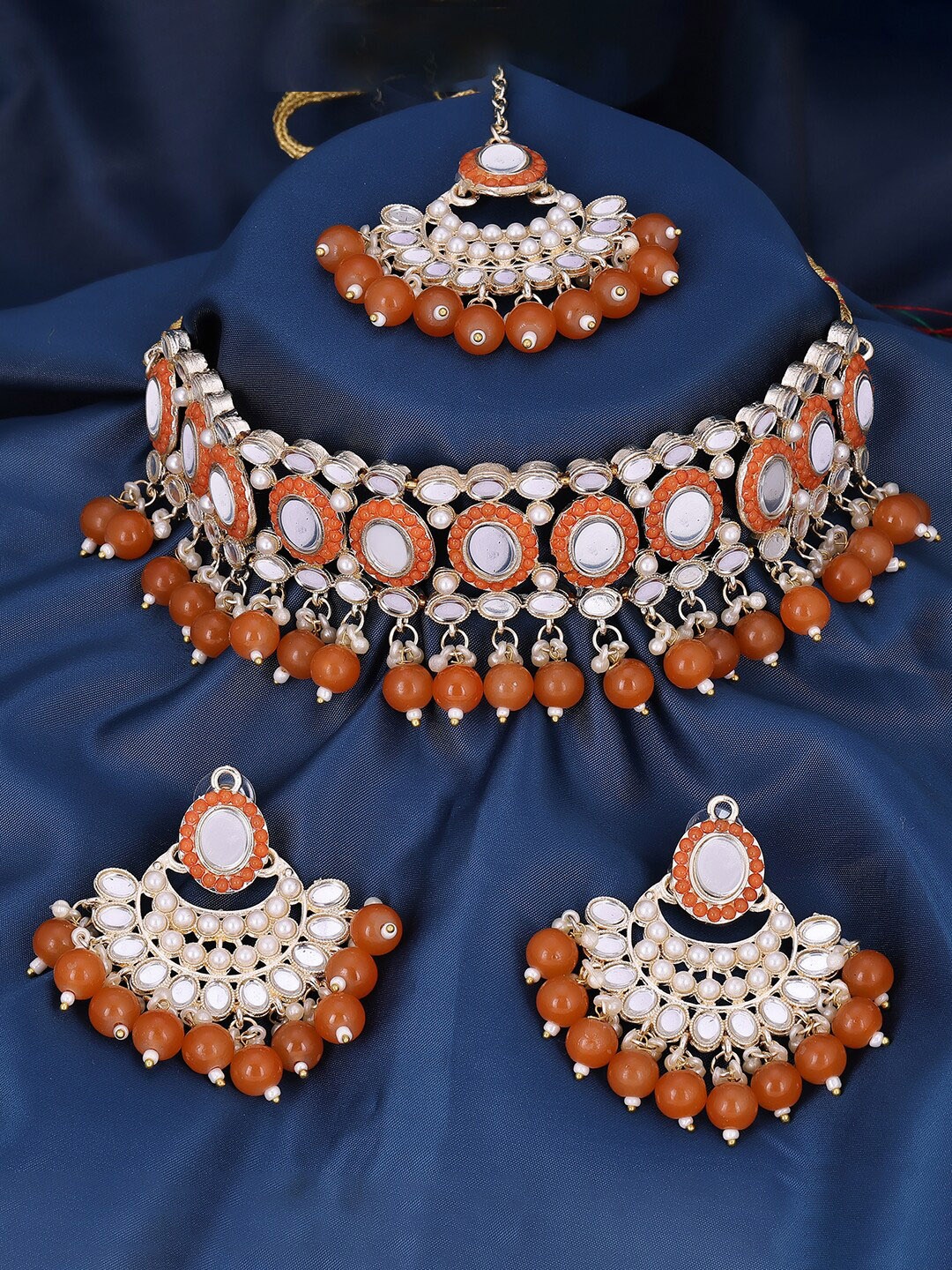 

Sukkhi Gold-Plated Choker Necklace & Earring Jewellery Set with Maangtikka