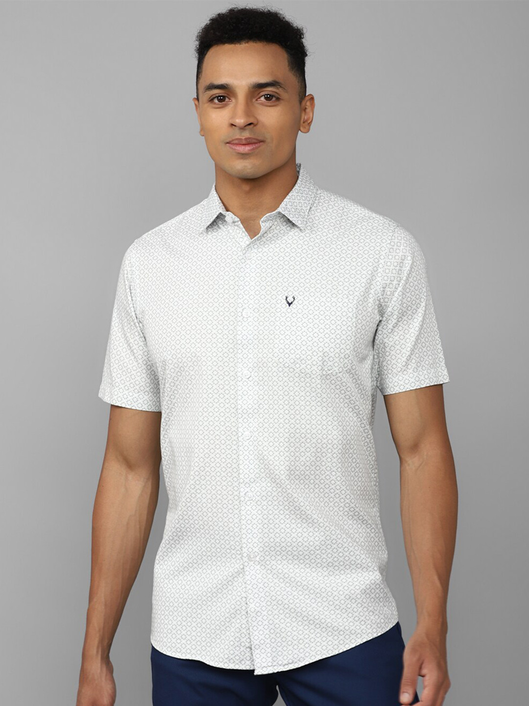 

Allen Solly Slim Fit Opaque Printed Pure Cotton Casual Shirt, White
