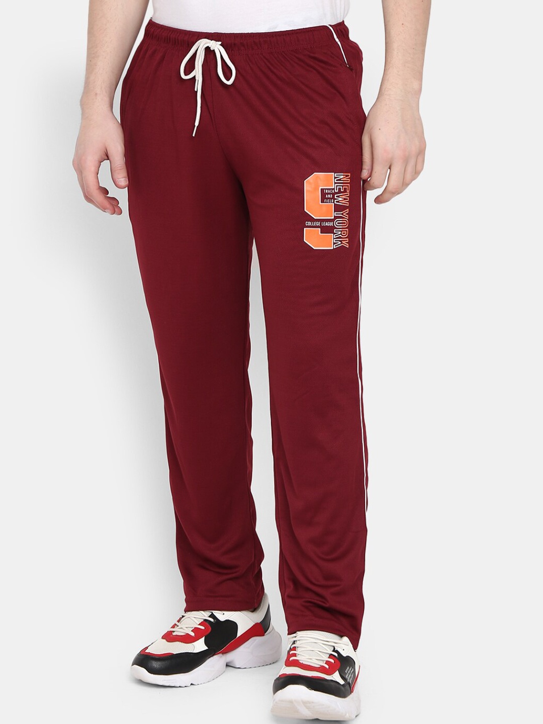 

V-Mart Men Regular Fit Track Pant, Maroon