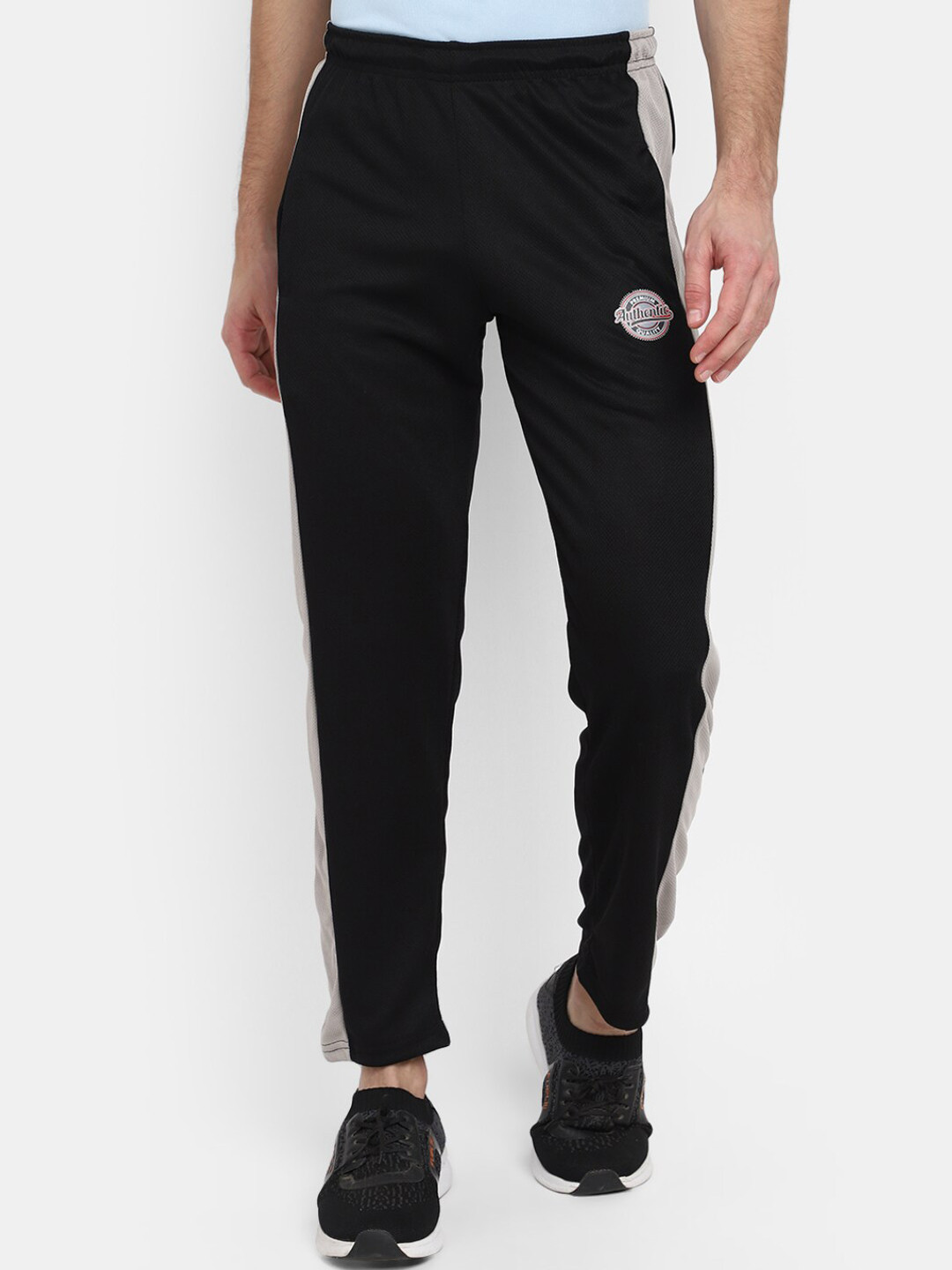 

V-Mart Men Regular Fit Mid-Rise Track Pant, Black