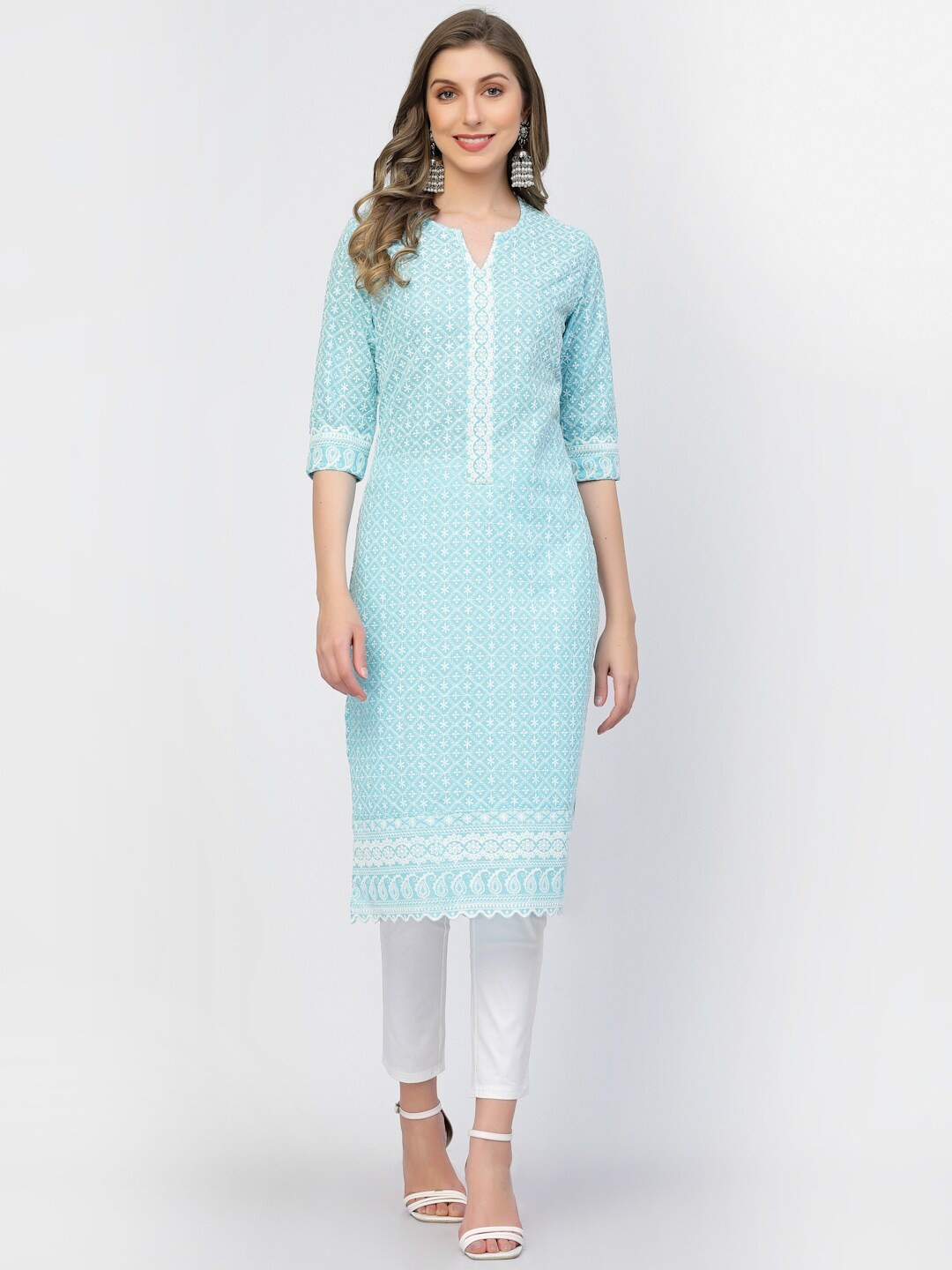 

Vastraa Fusion Floral Embroidered Chikankari Cotton Kurta, Blue