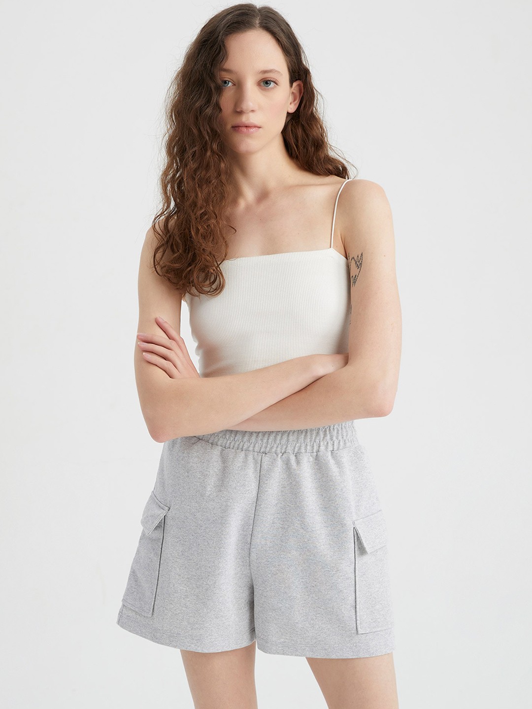 

DeFacto Women Mid-Rise Slip-On Shorts, Grey