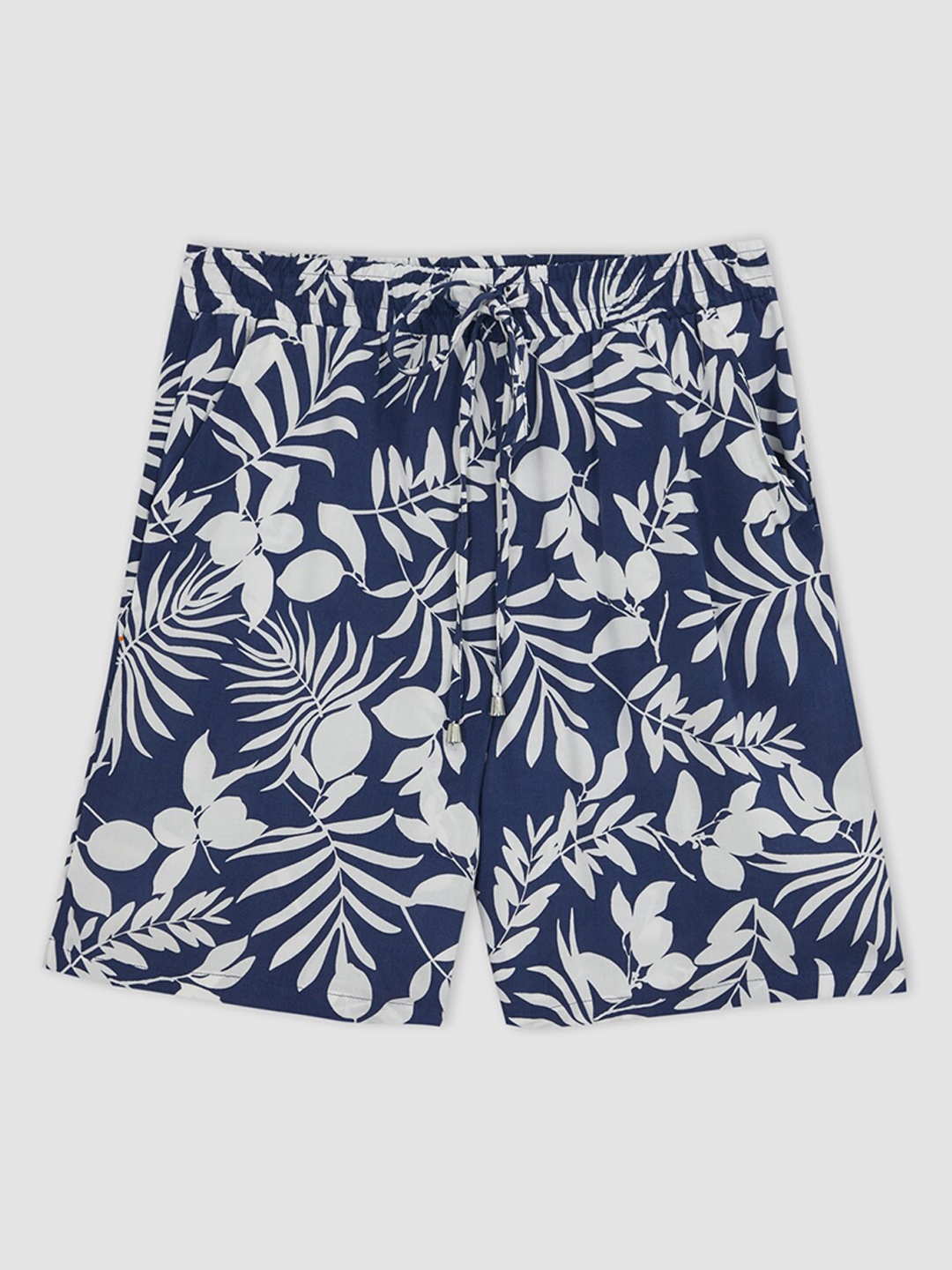 

DeFacto Women Floral Printed Mid-Rise Shorts, Navy blue