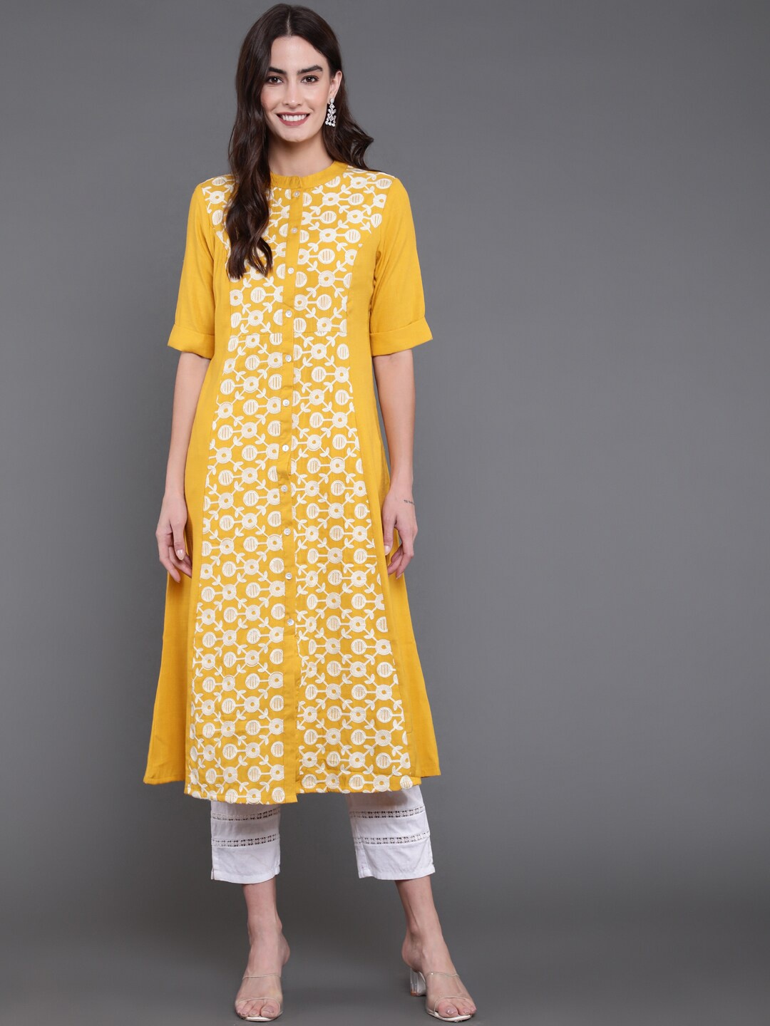 

antaran Ethnic Motif Embroidered Mandarin Collar Kurta, Yellow