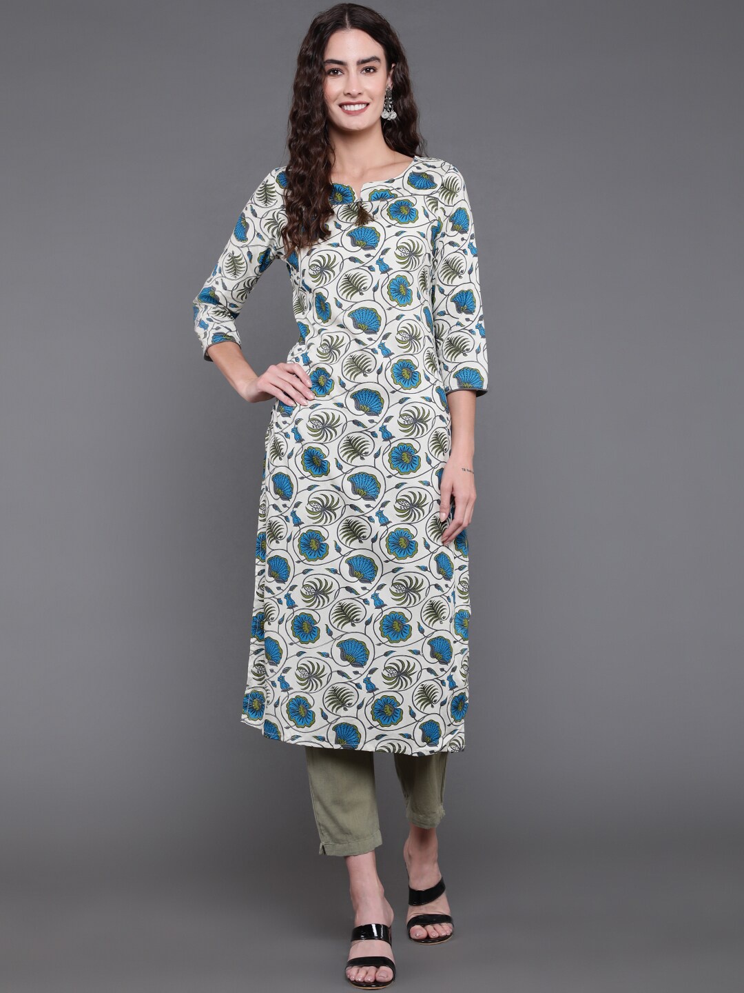 

antaran Floral Printed Notched Neck Straight Kurta, White