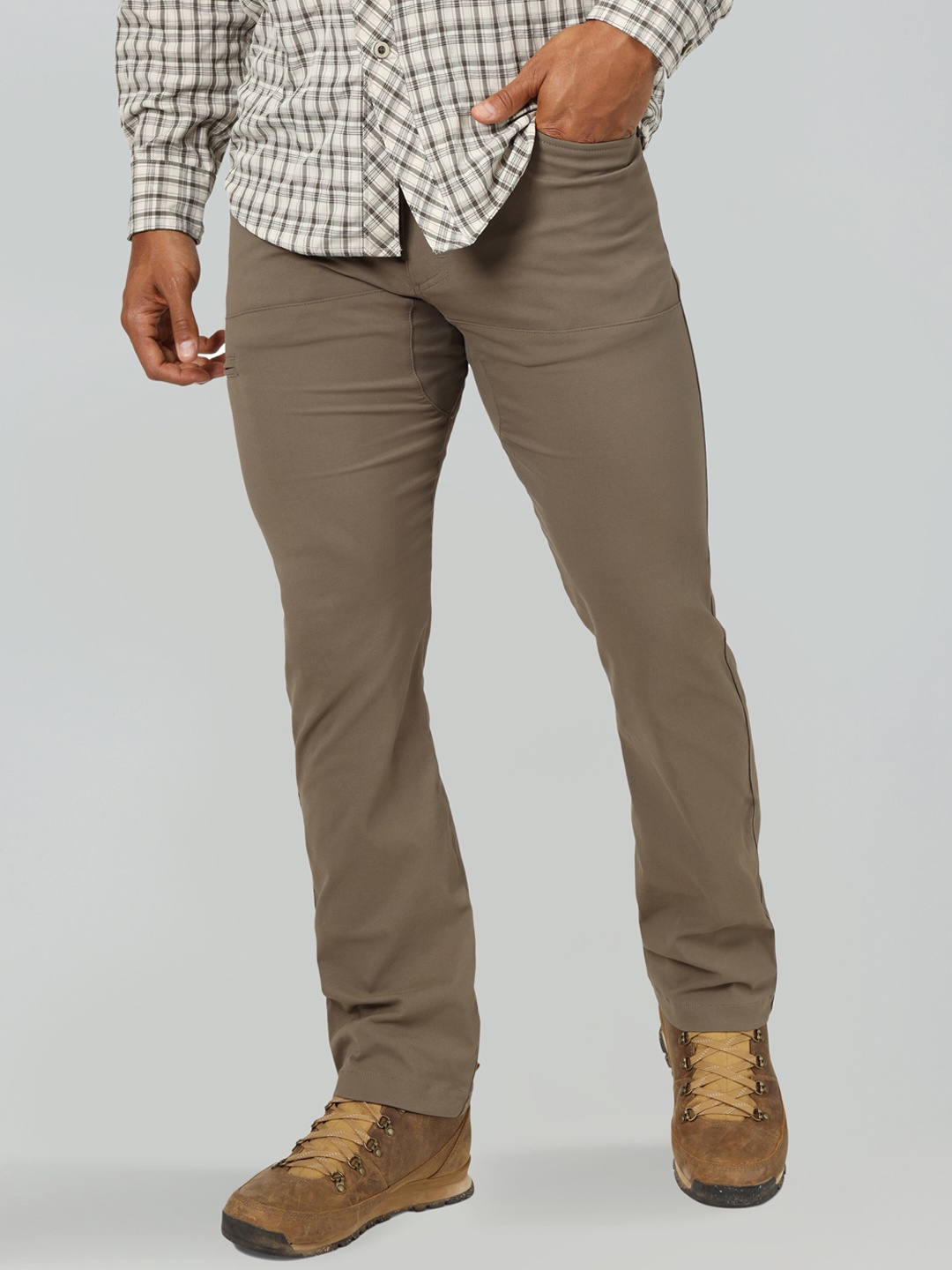 

Wrangler Men Regular Fit Chinos Trousers, Brown