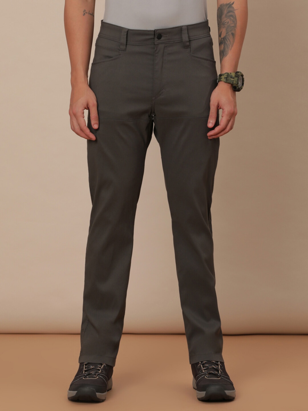 

Wrangler Men Mid Rise Plain Trousers, Grey