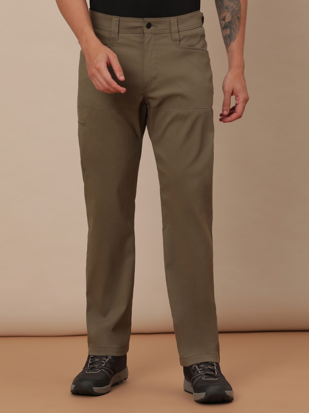 

Wrangler Men Mid-Rise Chinos Trousers, Brown