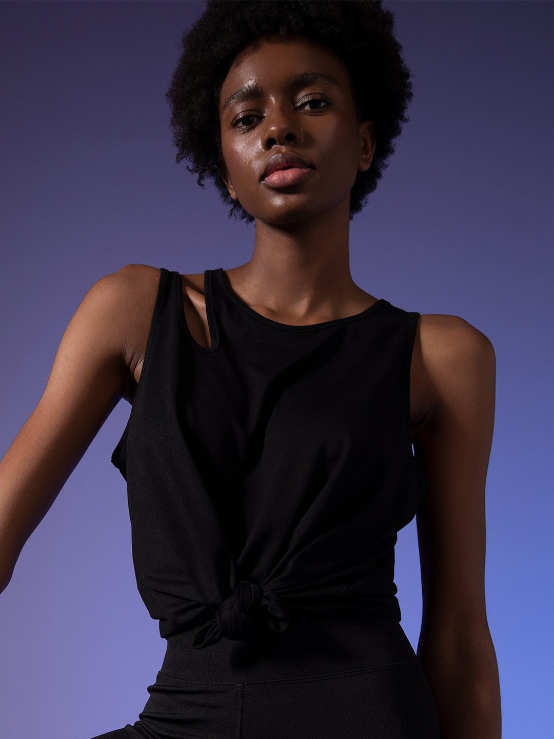 

DeFacto Cut Out Shoulder Tank Top, Black