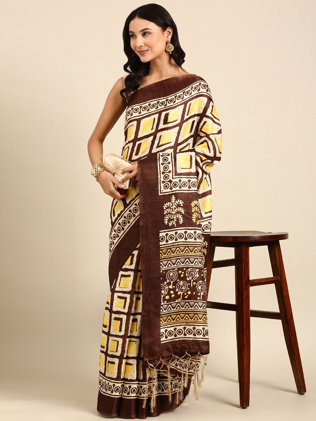 

Anouk Brown & White Geometric Silk Cotton Kota Saree