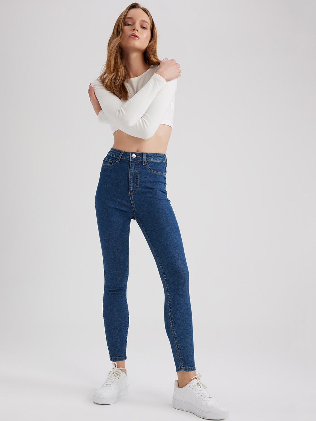 

DeFacto Women Mid Rise Light Fade Slim Fit Jeans, Blue