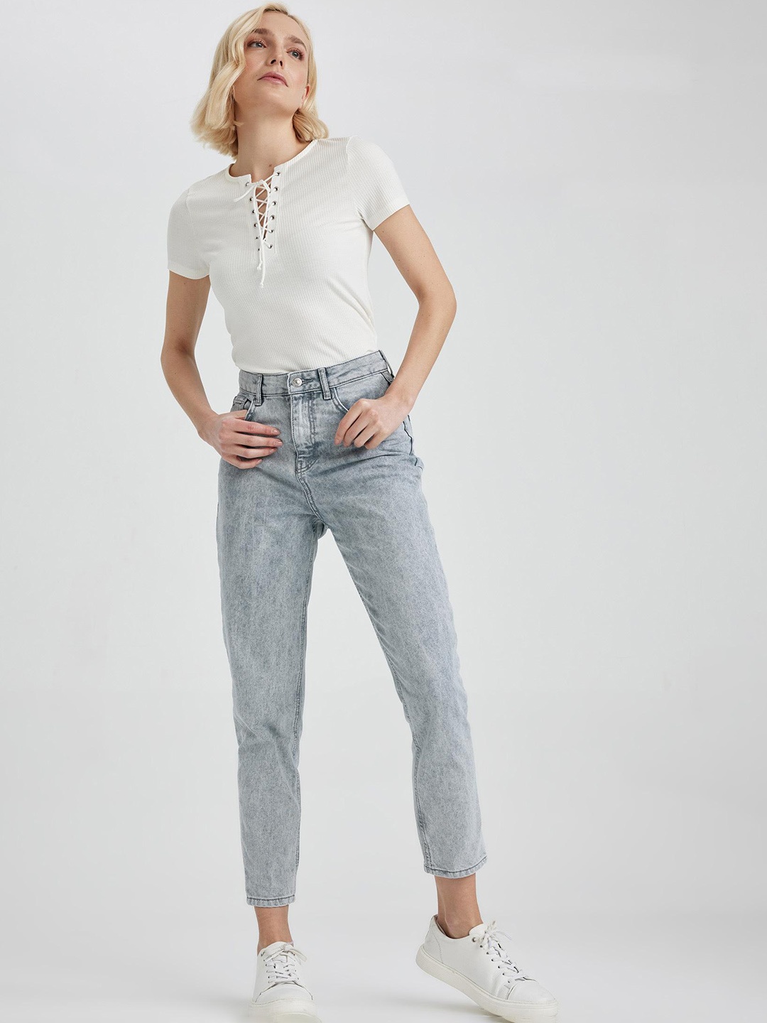 

DeFacto Women Regular Fit Light Fade Cotton Jeans, Blue