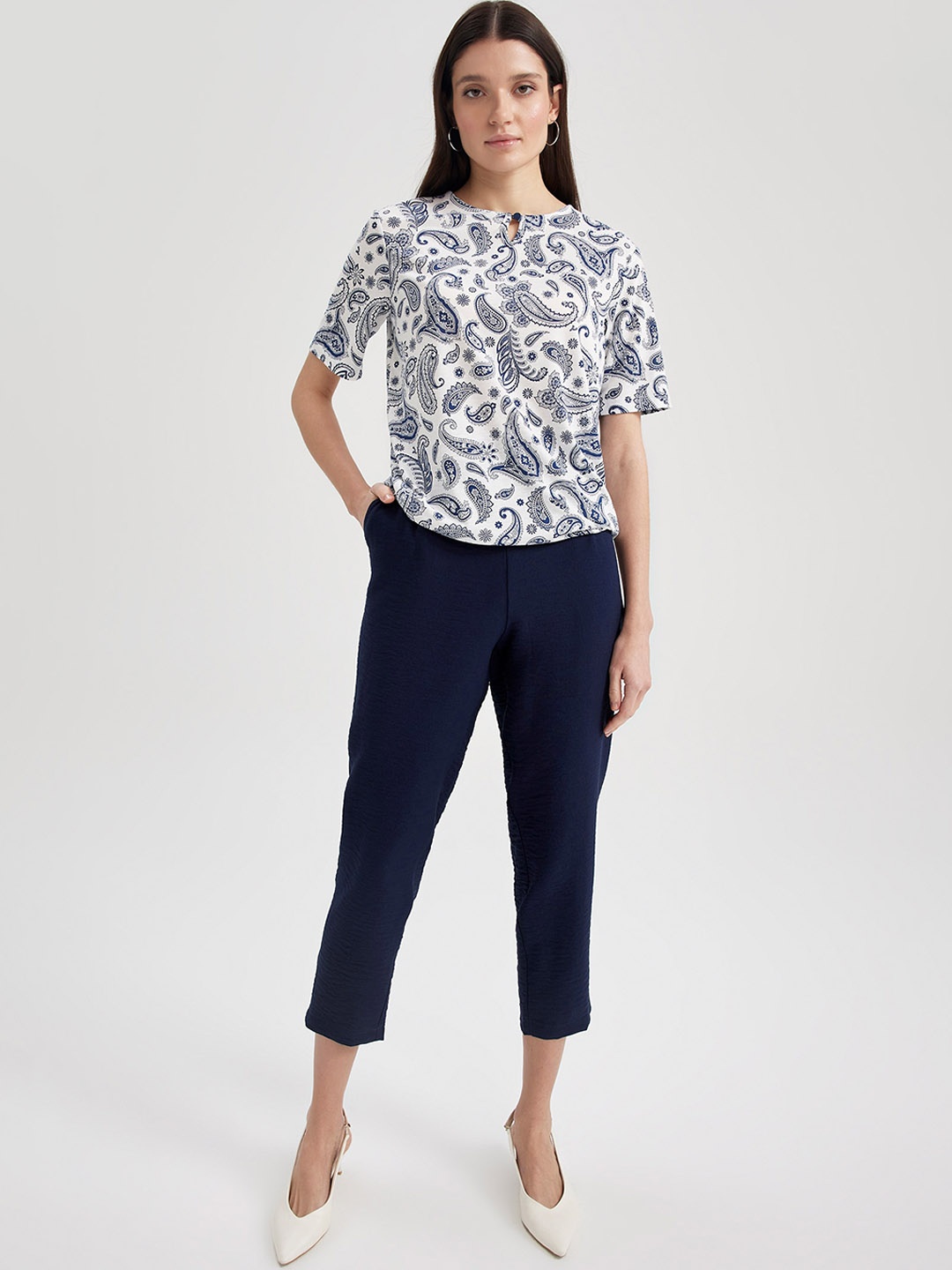 

DeFacto Women Mid-Rise Cigarette Fit Trousers, Blue