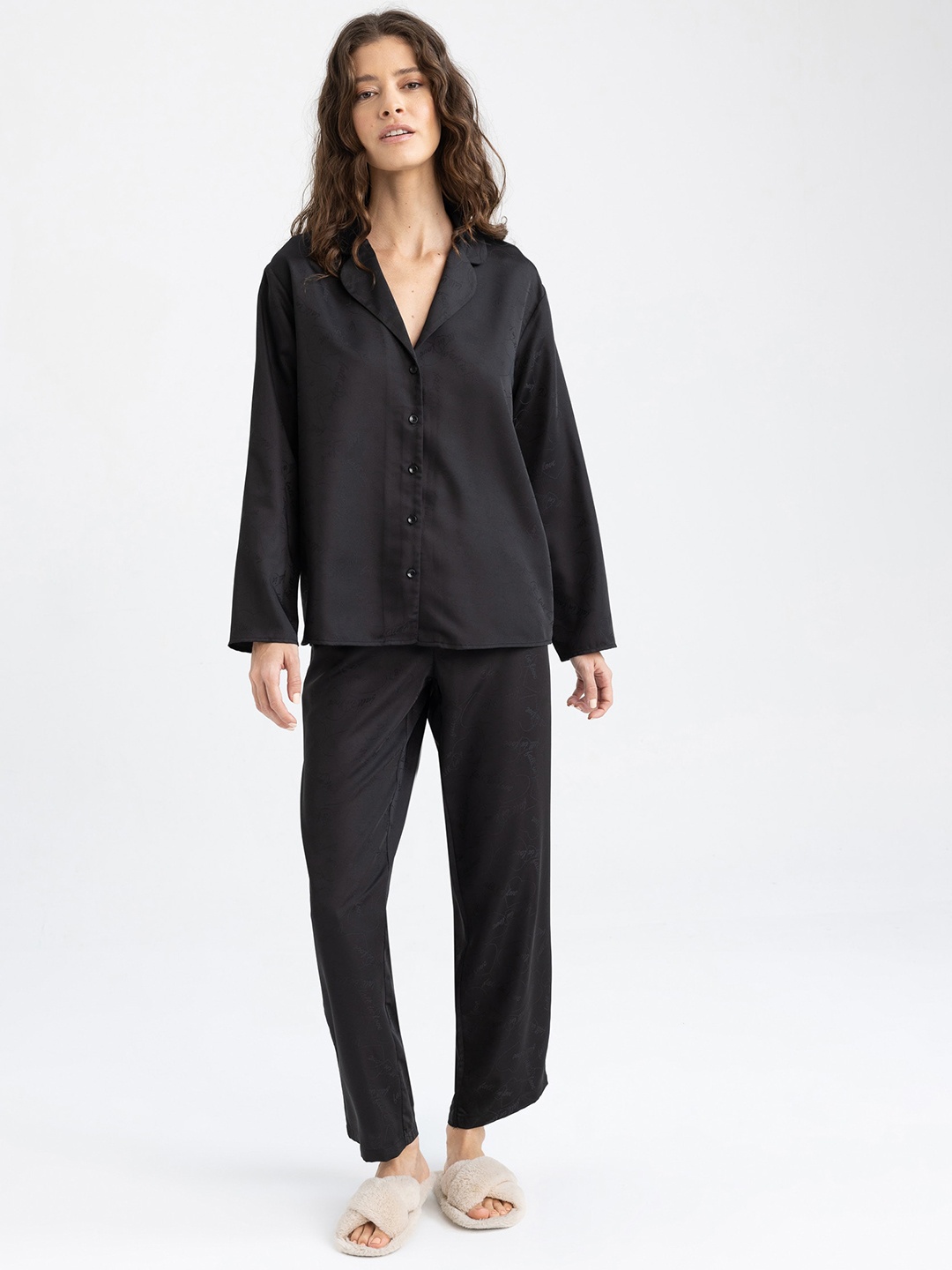 

DeFacto Women Mid Rise Regular Fit Joggers, Black