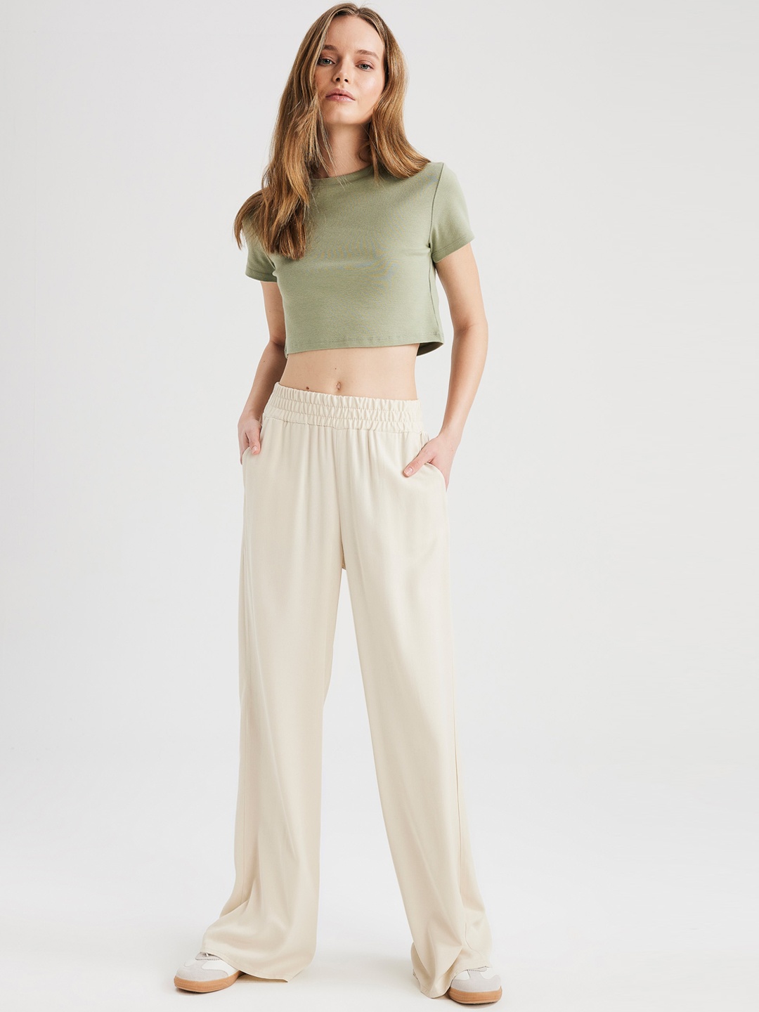 

DeFacto Mid-Rise Slip-On Parallel Trousers, Na