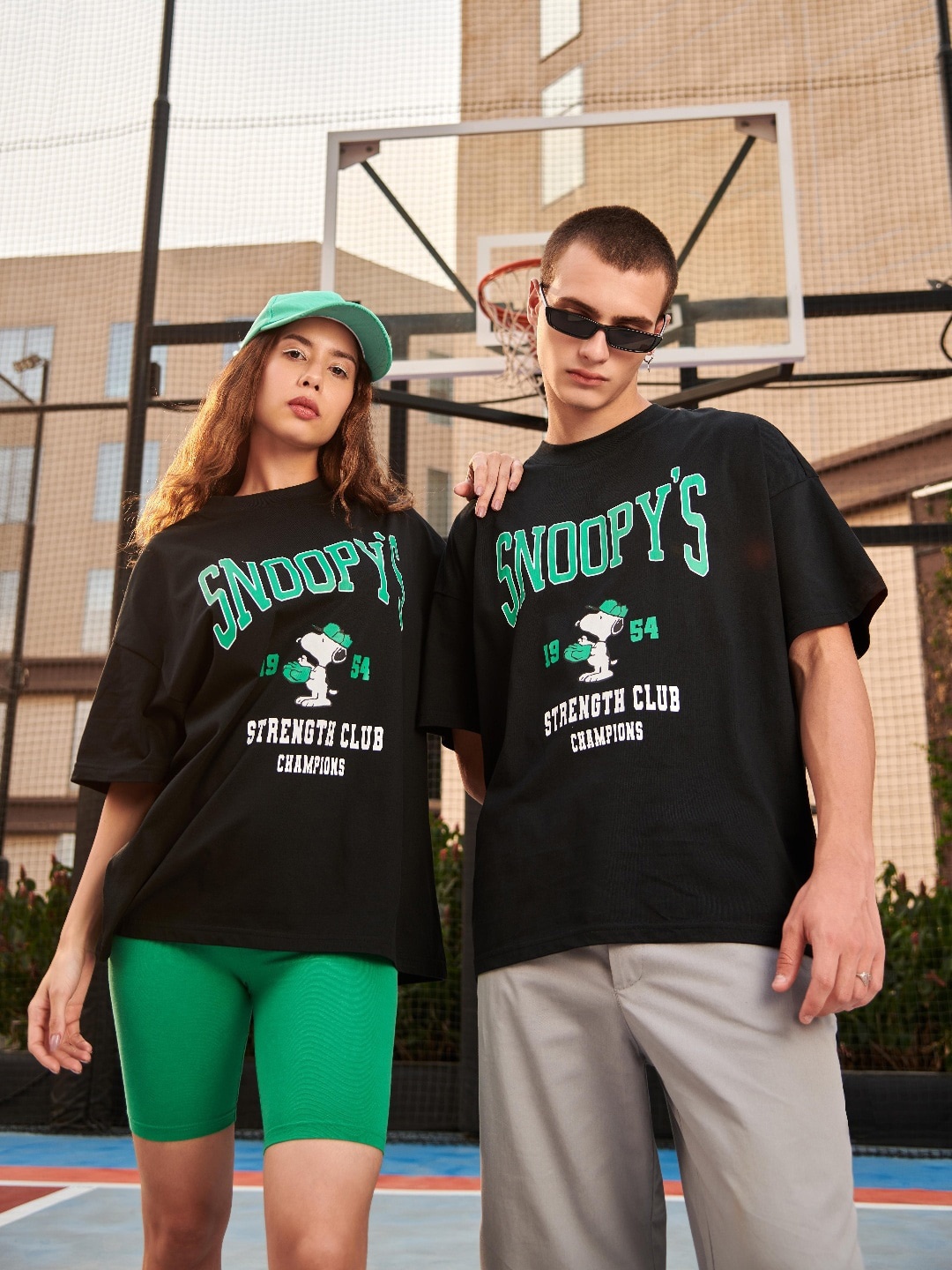 

Bewakoof Black Snoopy Typography Printed Oversized Pure Cotton T-shirt