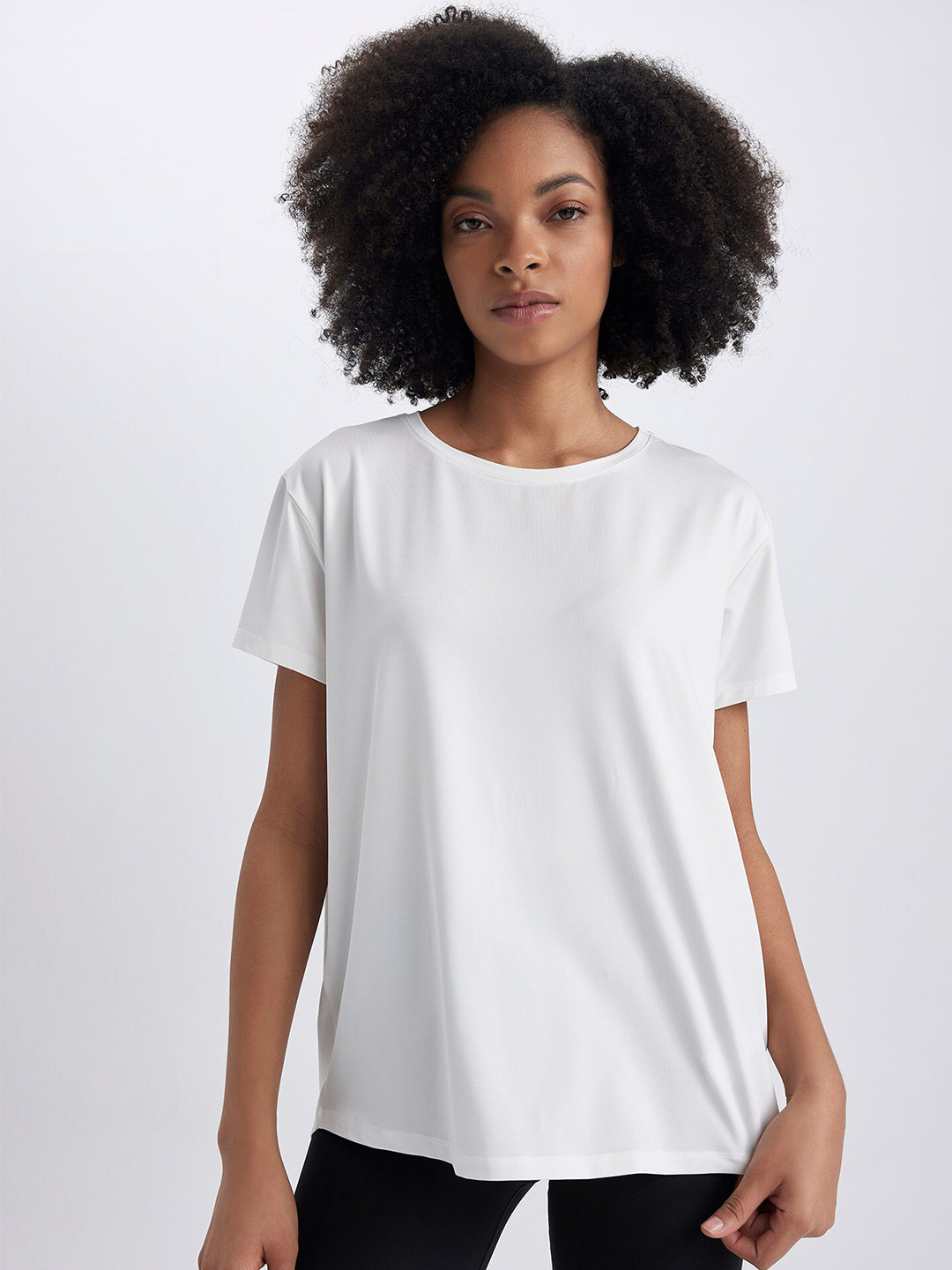 

DeFacto Women Round Neck Regular Fit T-shirt, White