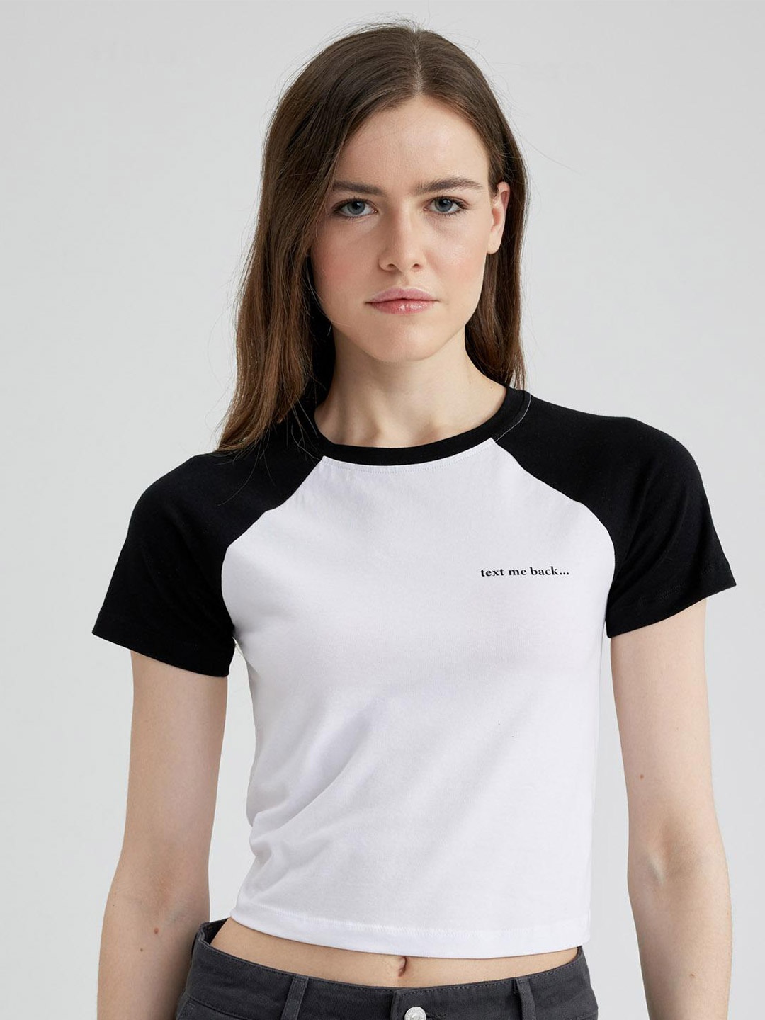 

DeFacto Raglan Sleeve Colourblocked T-shirt, White
