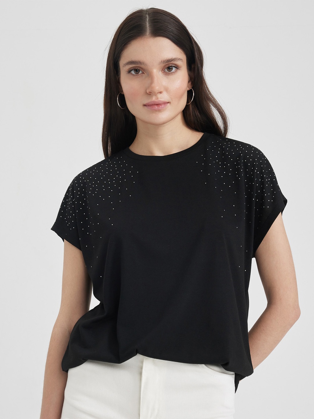 

DeFacto Embelished Extended Sleeves T-shirt, Black