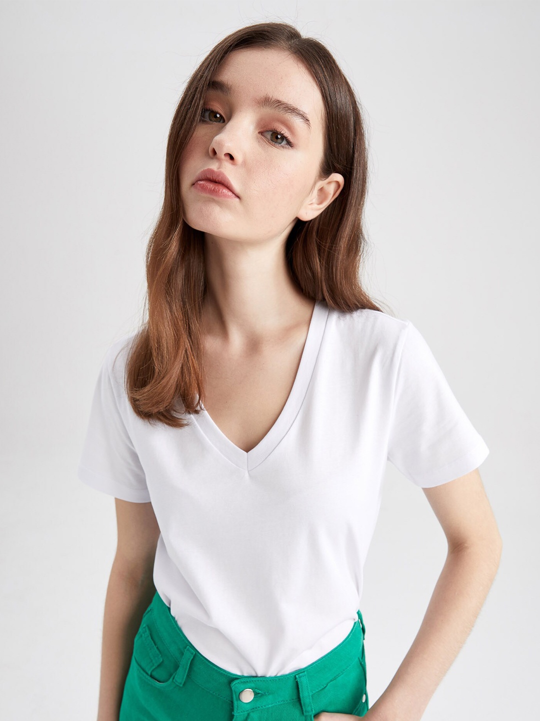 

DeFacto Women Cotton V-Neck Regular Fit T-shirt, White