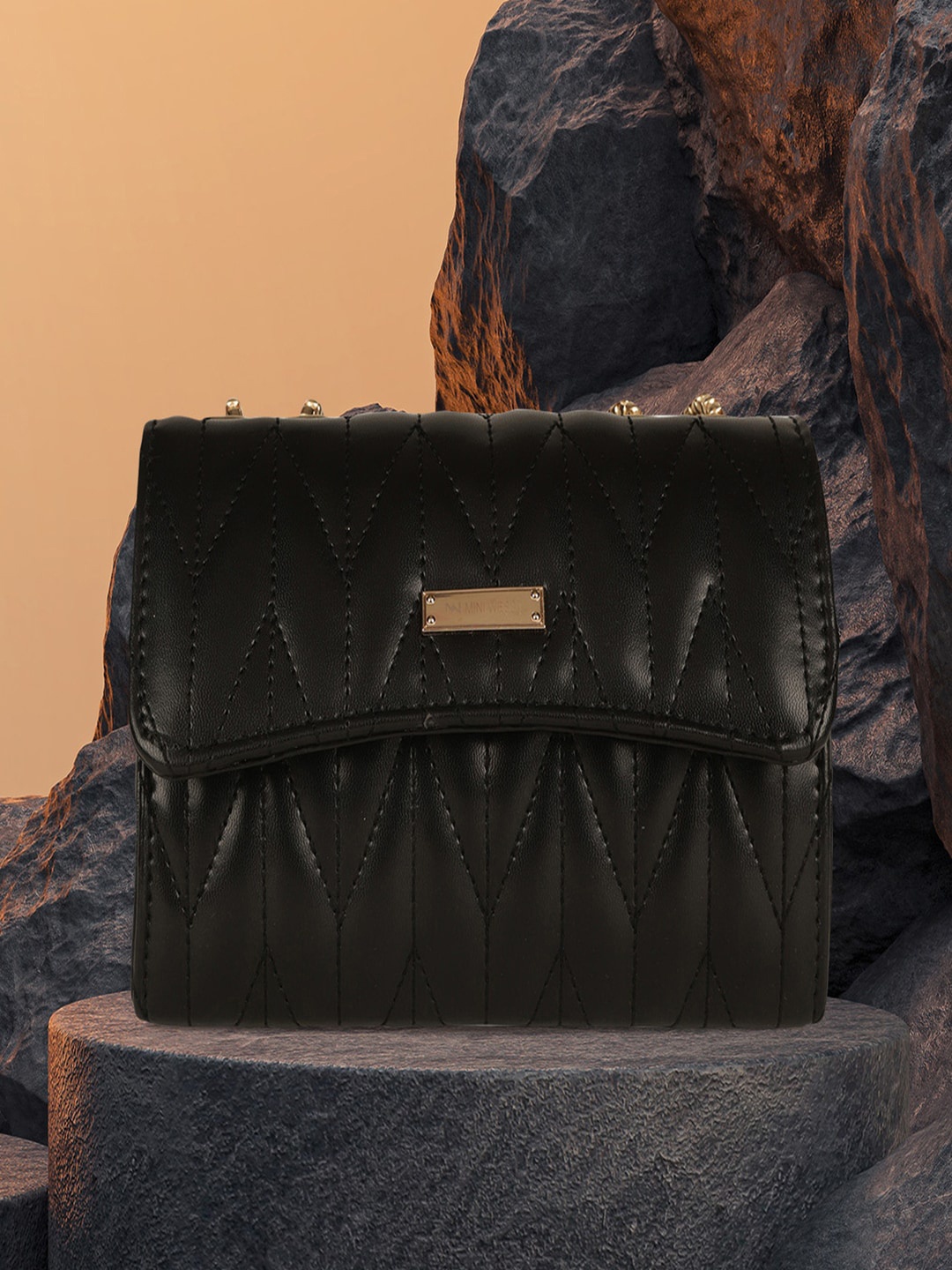 

MINI WESST Textured Sling Bag With Quilted, Black