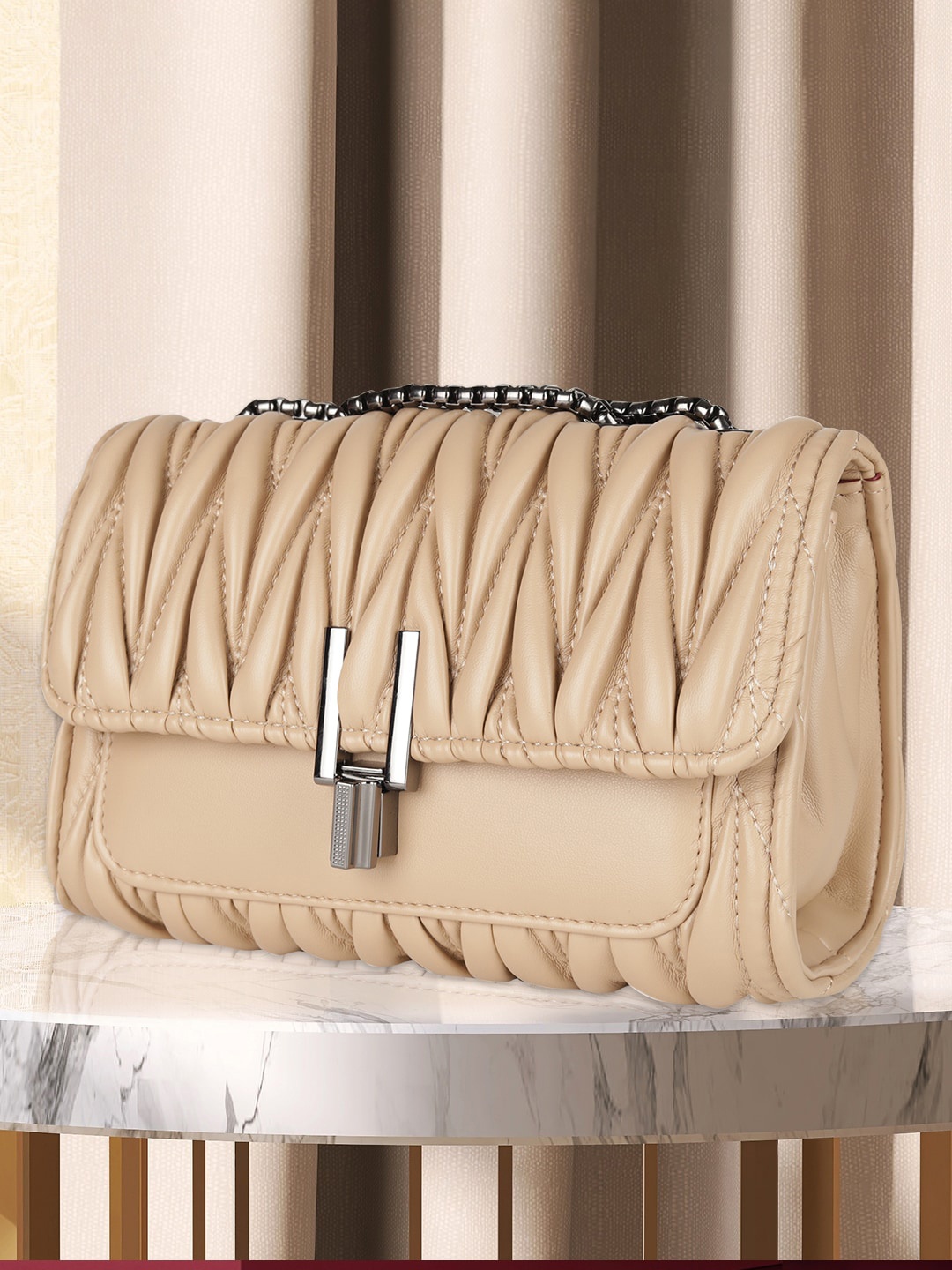 

MINI WESST Structured Sling Bag with Quilted, Beige