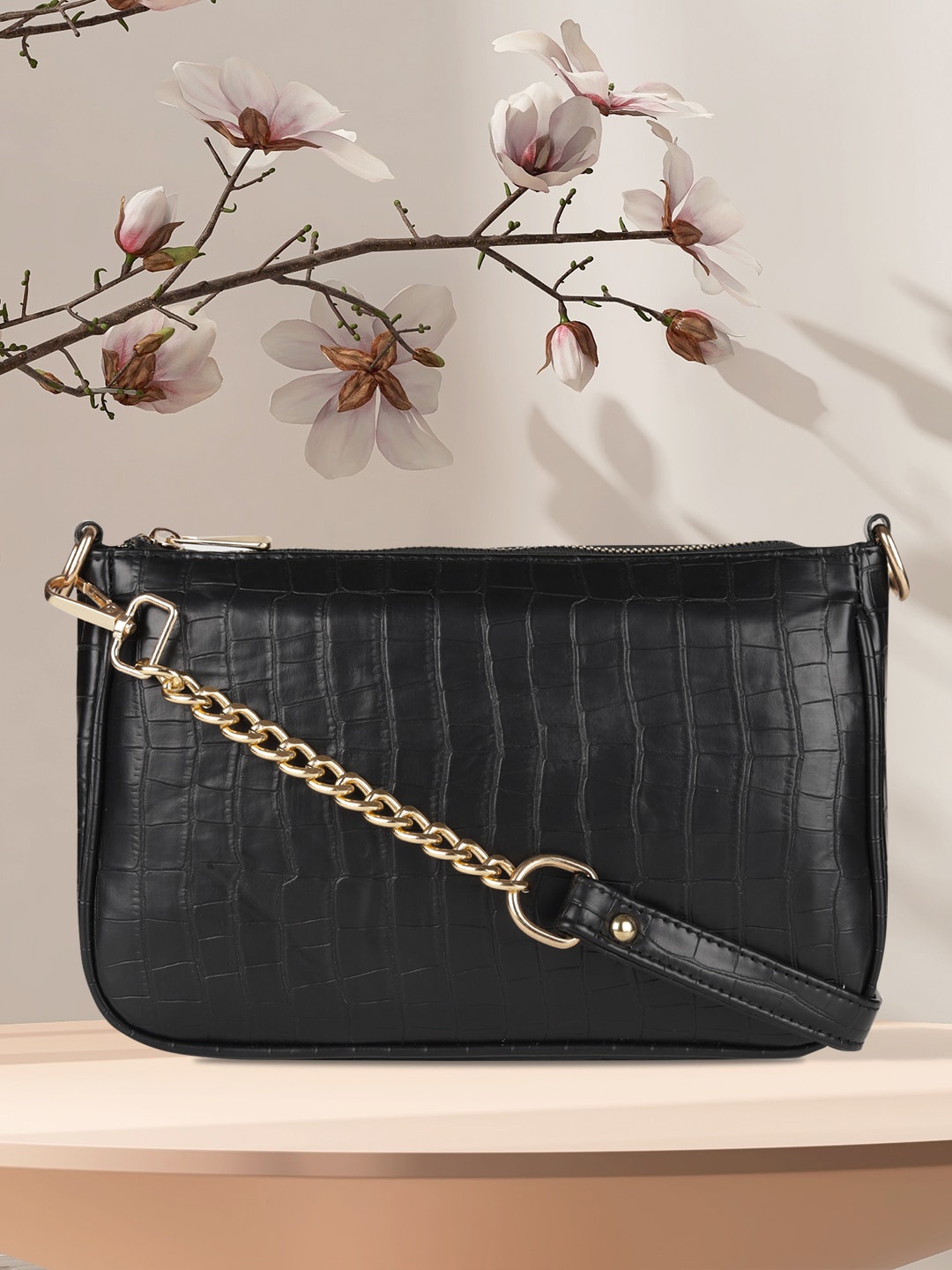 

MINI WESST Structured Handheld Bag With Quilted, Black
