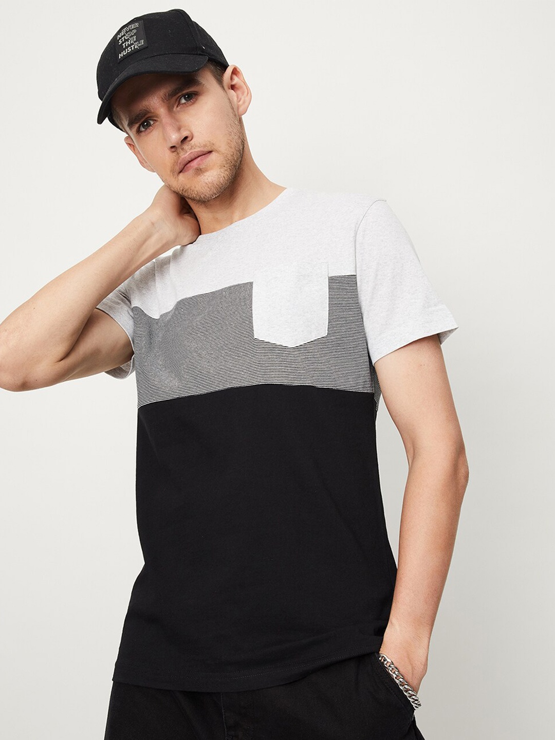 

max Colourblocked Round Neck Short Sleeves T-shirt, Black