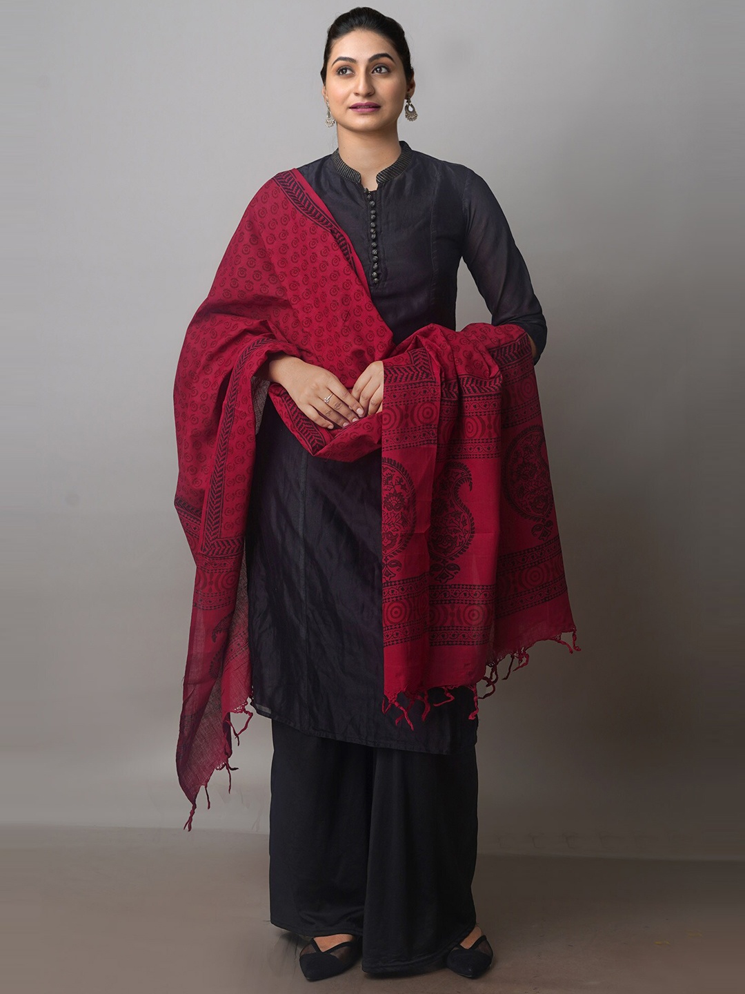 

Unnati Silks Ethnic Motifs Printed Pure Cotton Block Print Dupatta, Maroon