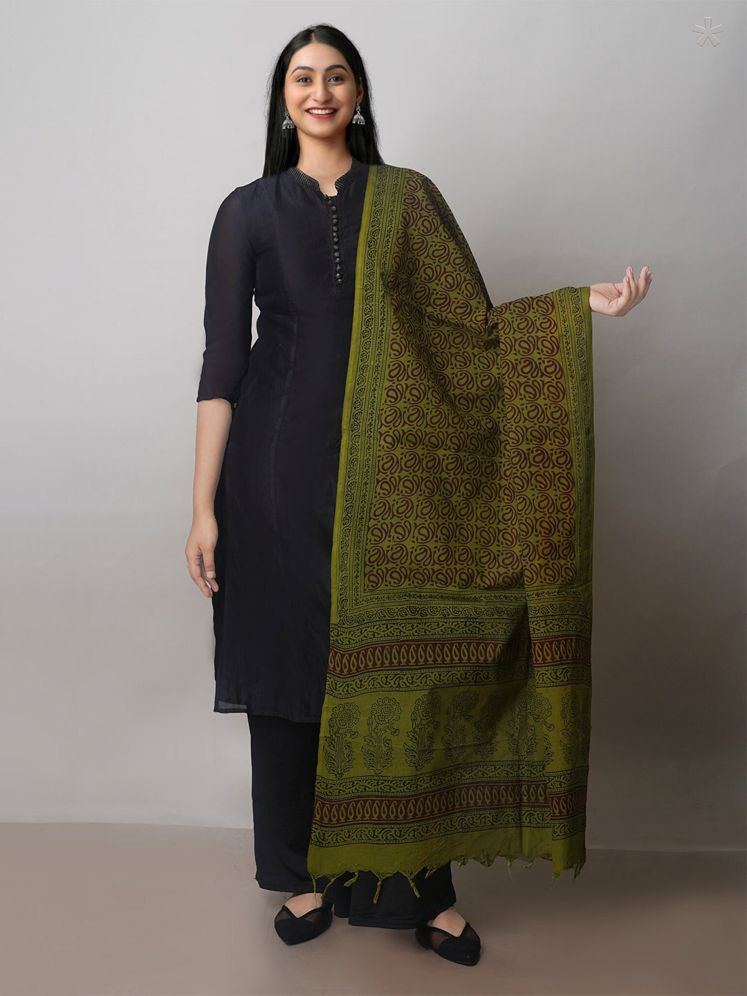 

Unnati Silks Ethnic Motifs Block Printed Pure Cotton Dupatta, Green