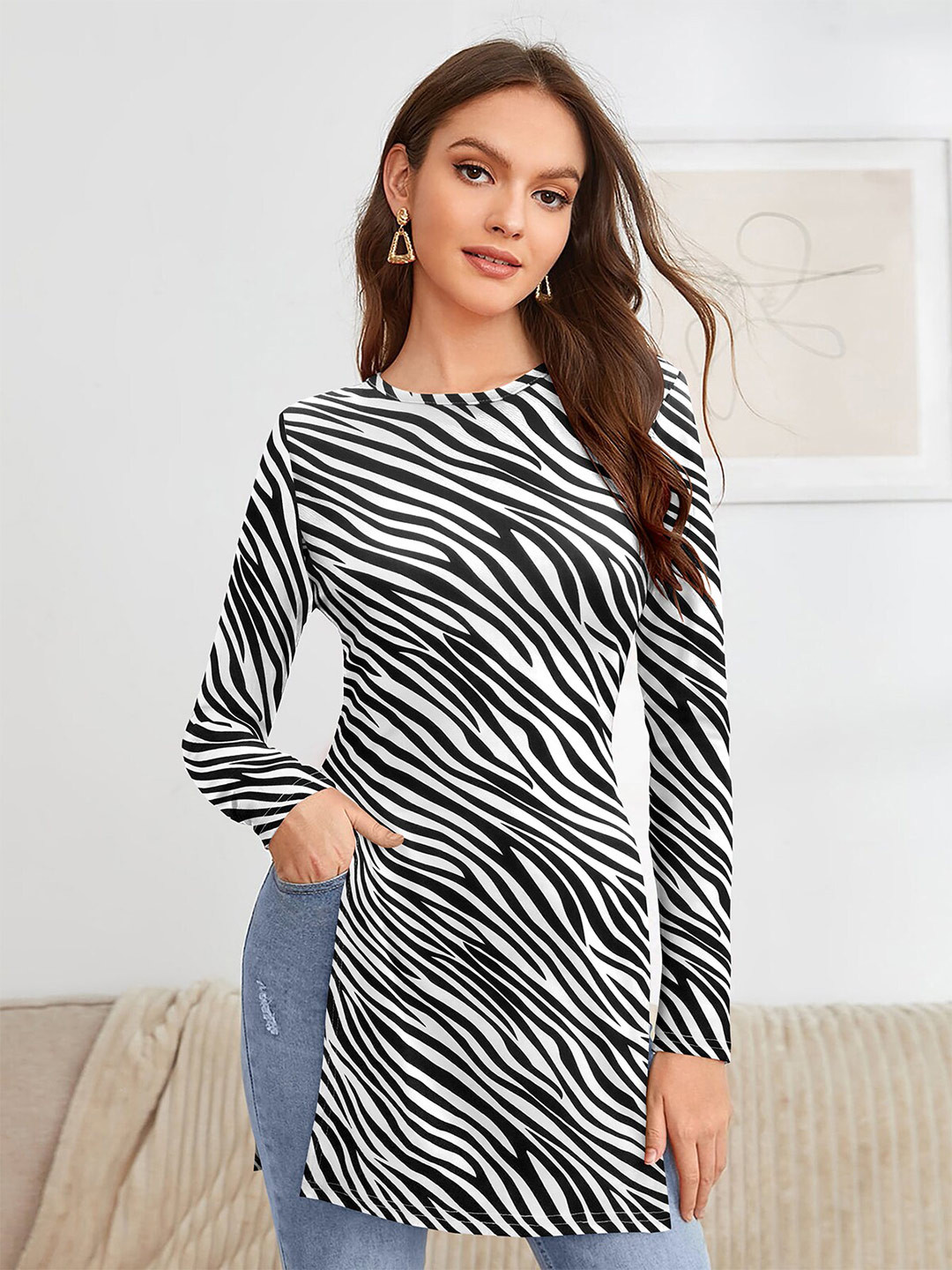 

FAVRIZ Zebra Striped Full Sleeve Longline Top, Black