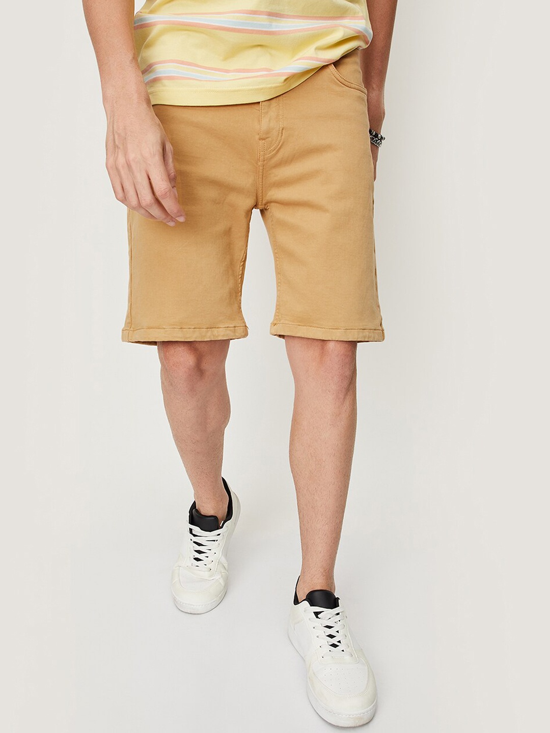 

max Men Mid Rise Knitted Shorts, Mustard