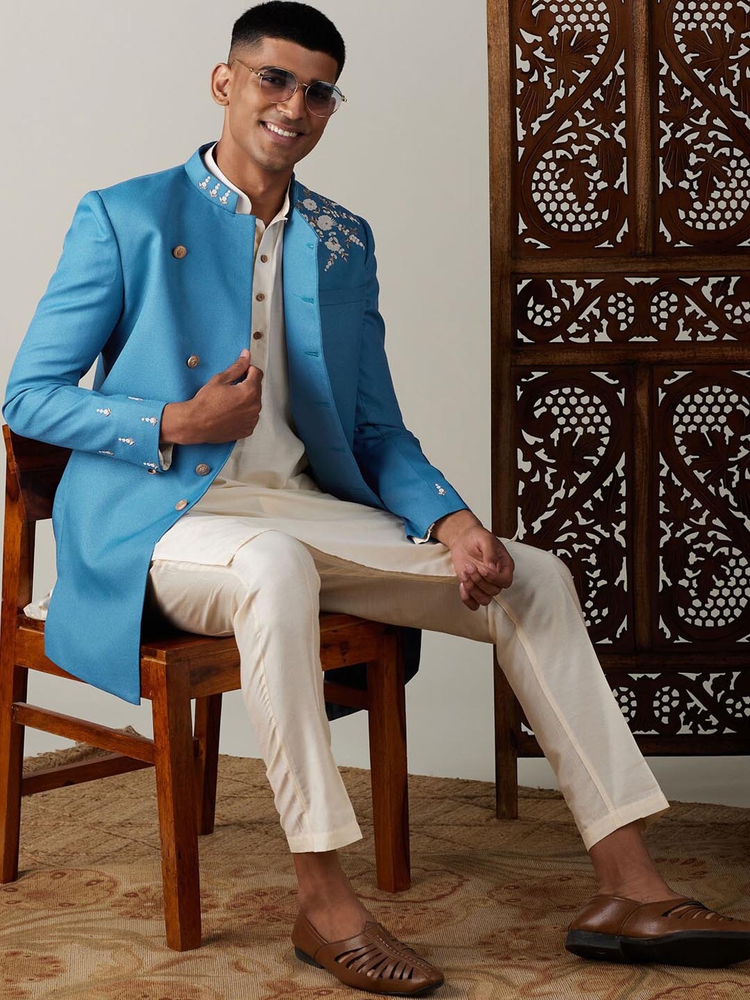 

VASTRAMAY Men Pearl Embroidered Detail Kurta With Trousers & Ethnic Jacket, Turquoise blue