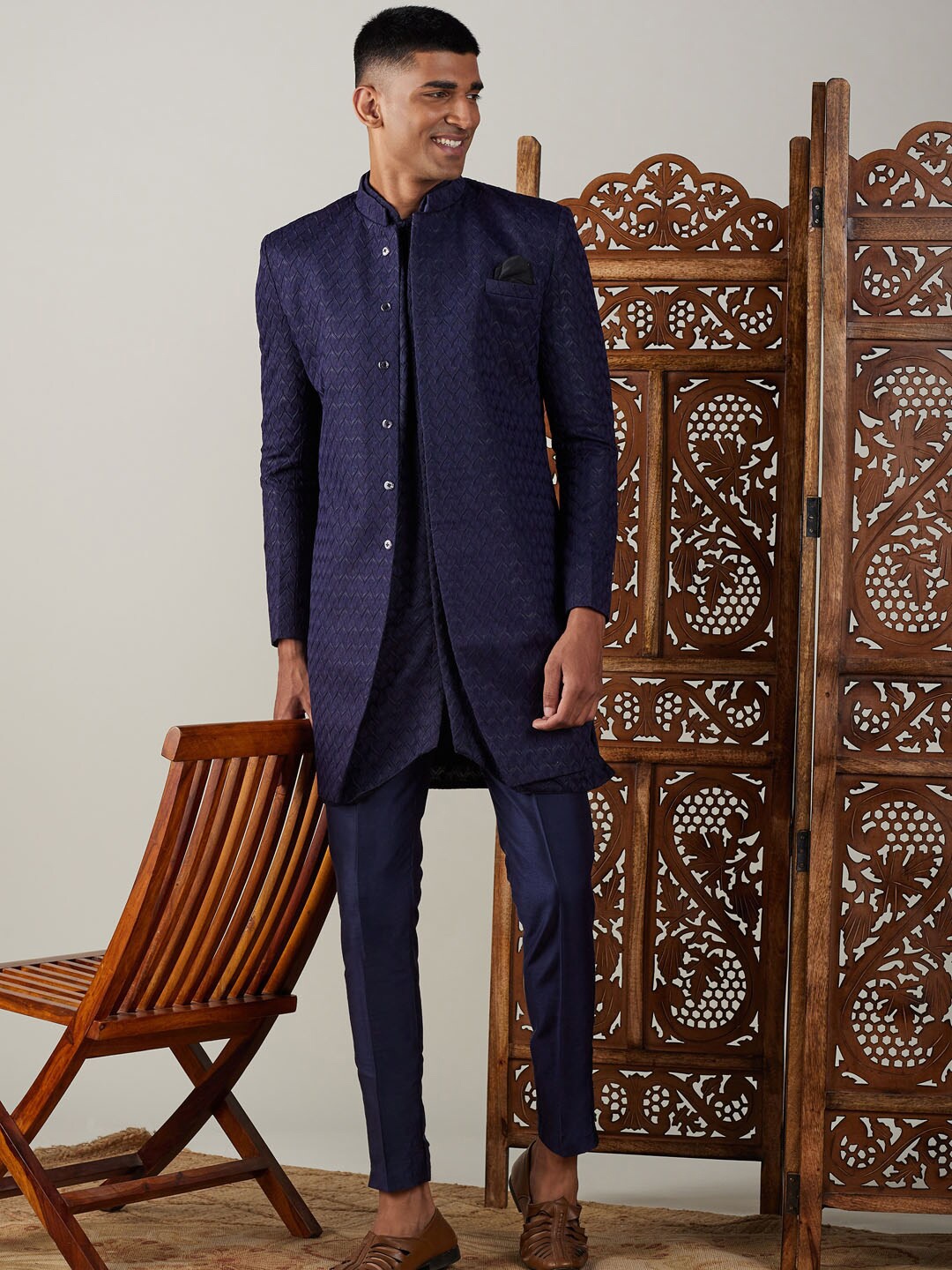 

VASTRAMAY Men Jacquard Self Design Sherwani With Kurta & Trousers, Navy blue