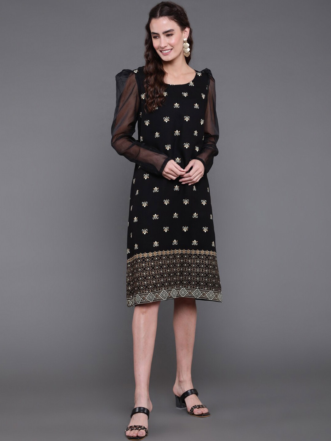 

antaran Ethnic Motifs Print Sheath Dress, Black