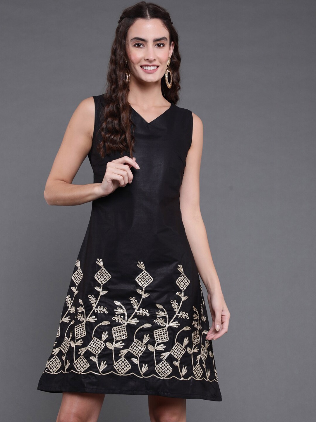 

antaran V-Neck Floral Print A-Line Dress, Black