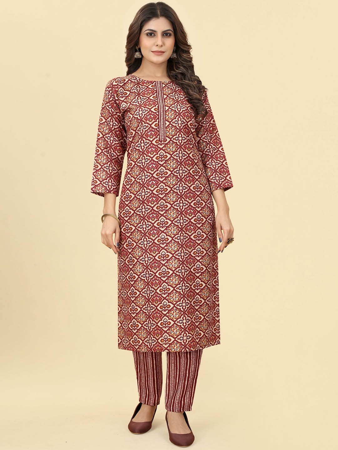 

KALINI Ethnic Motif Printed Kurta With Trousers, Maroon